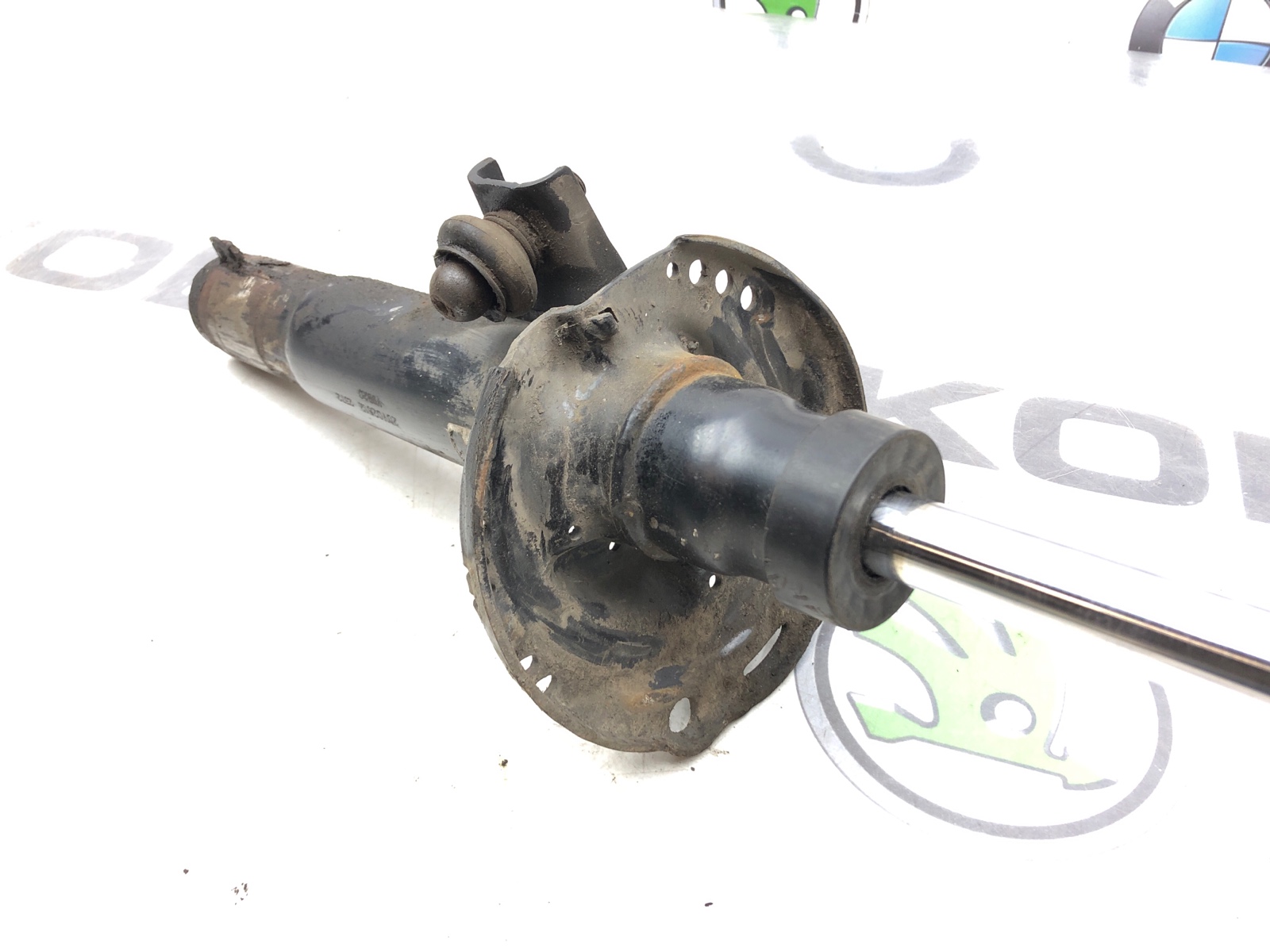 Амортизатор, 2000 рублей, Москва