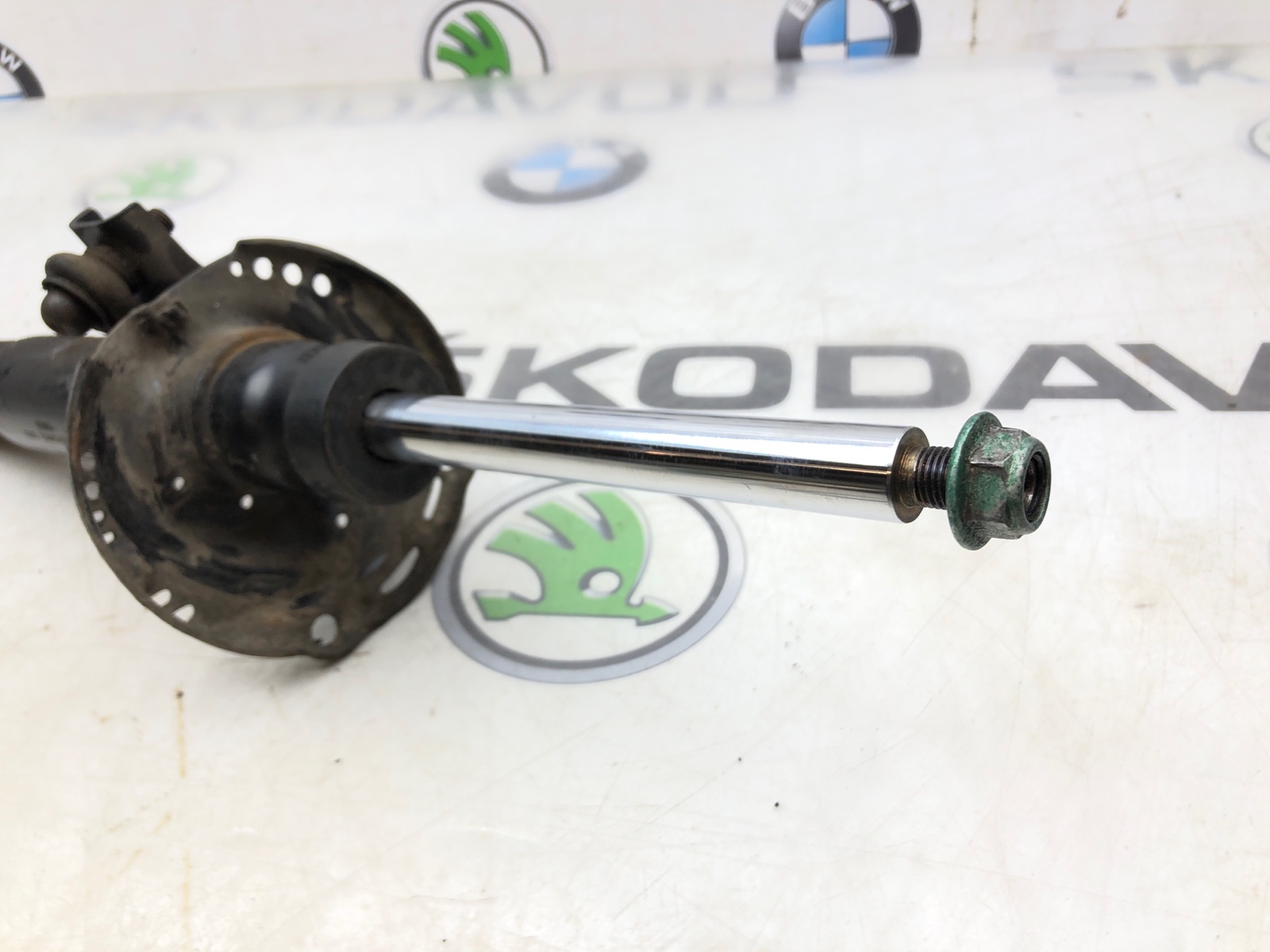 Амортизатор, 2000 рублей, Москва