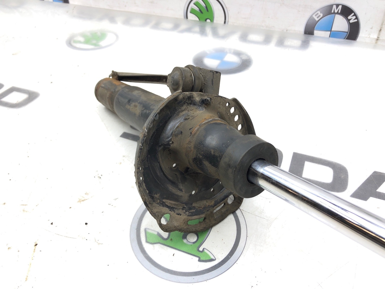 Амортизатор, 2000 рублей, Москва