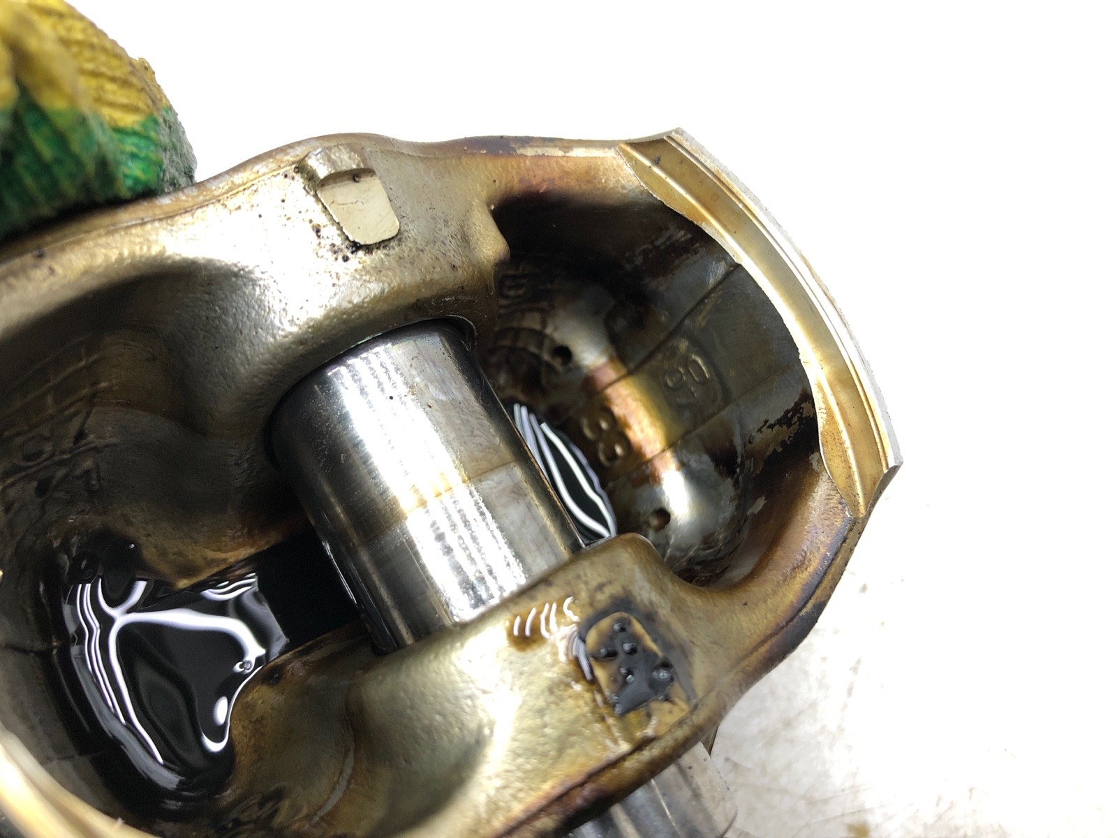 поршень, 2000 рублей, Москва