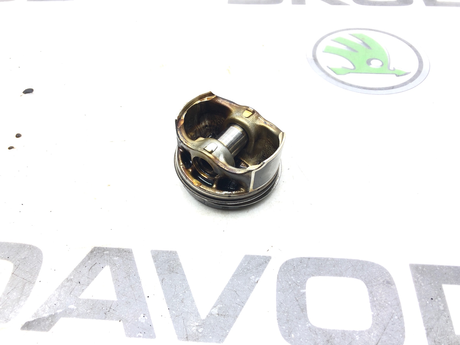 поршень, 2000 рублей, Москва