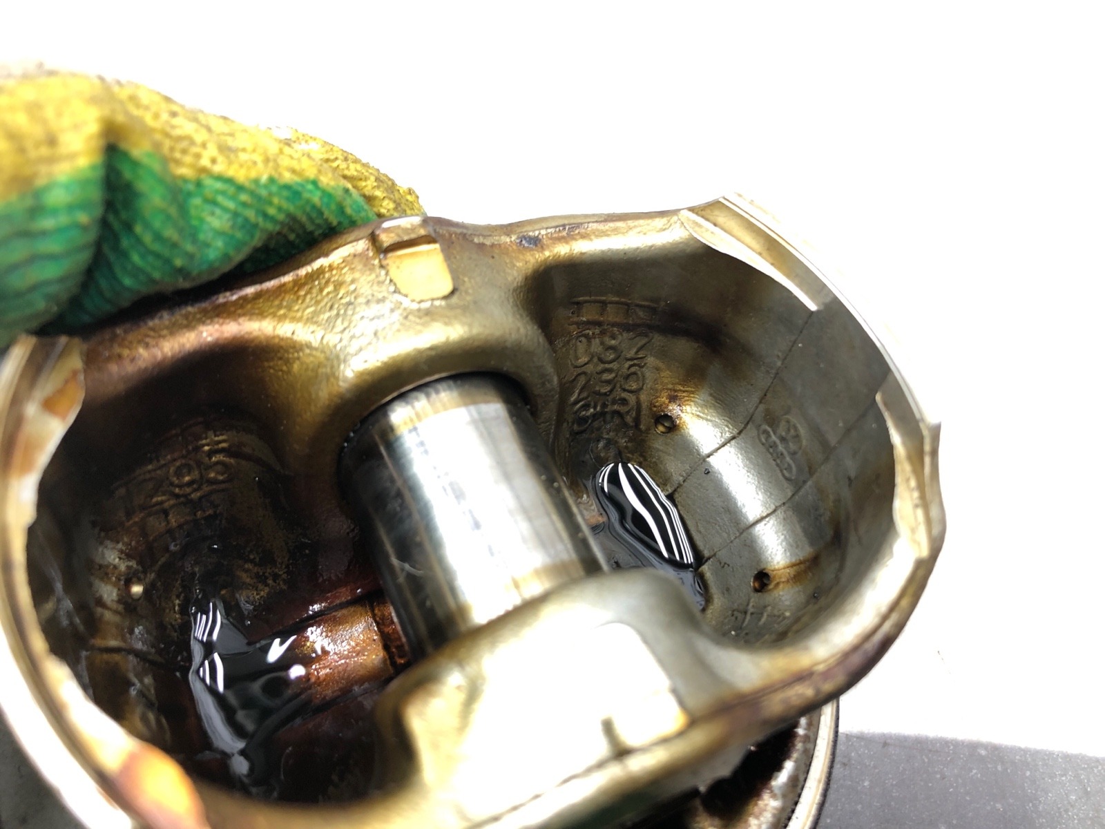 поршень, 2000 рублей, Москва