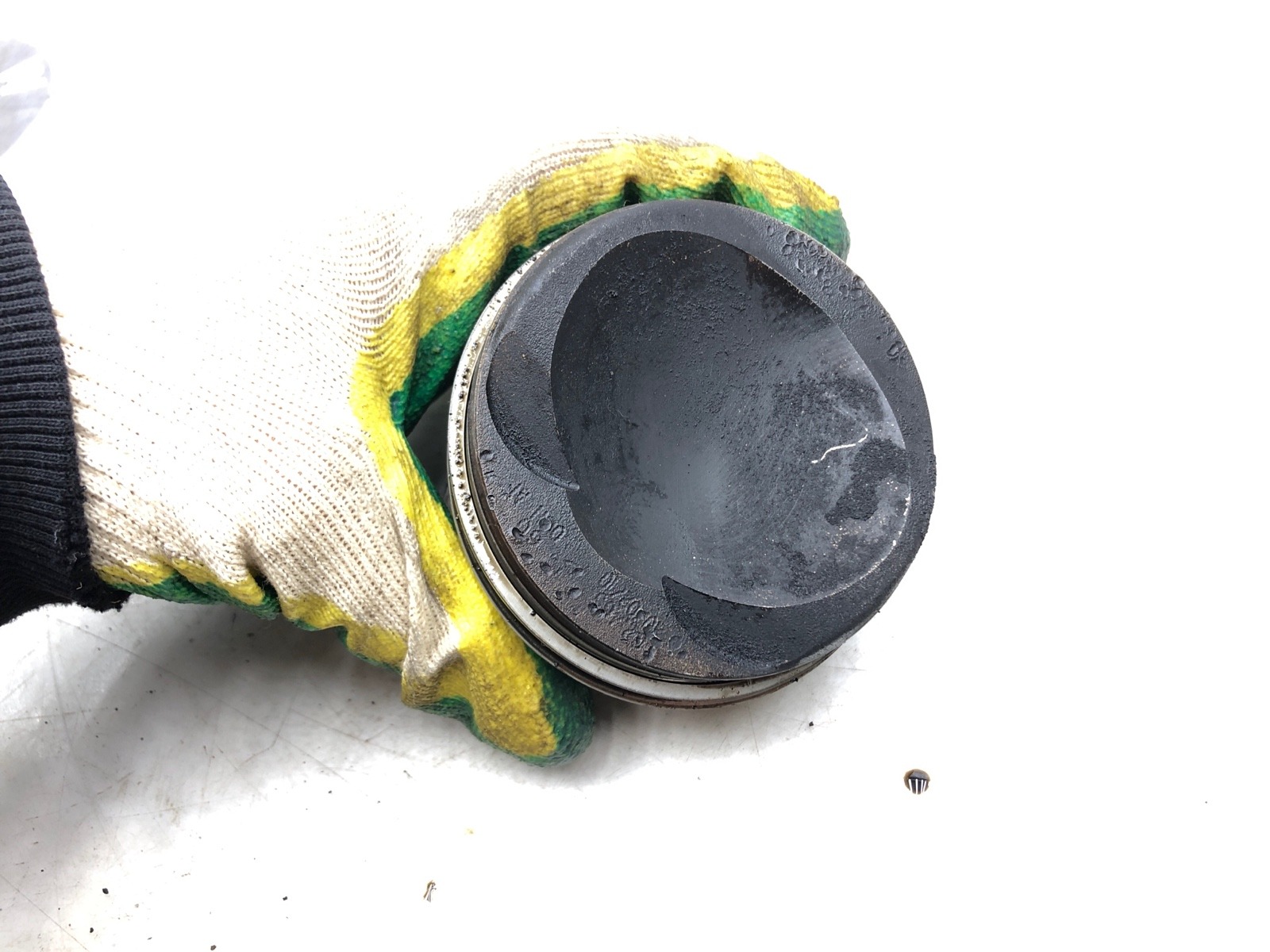 поршень, 2000 рублей, Москва