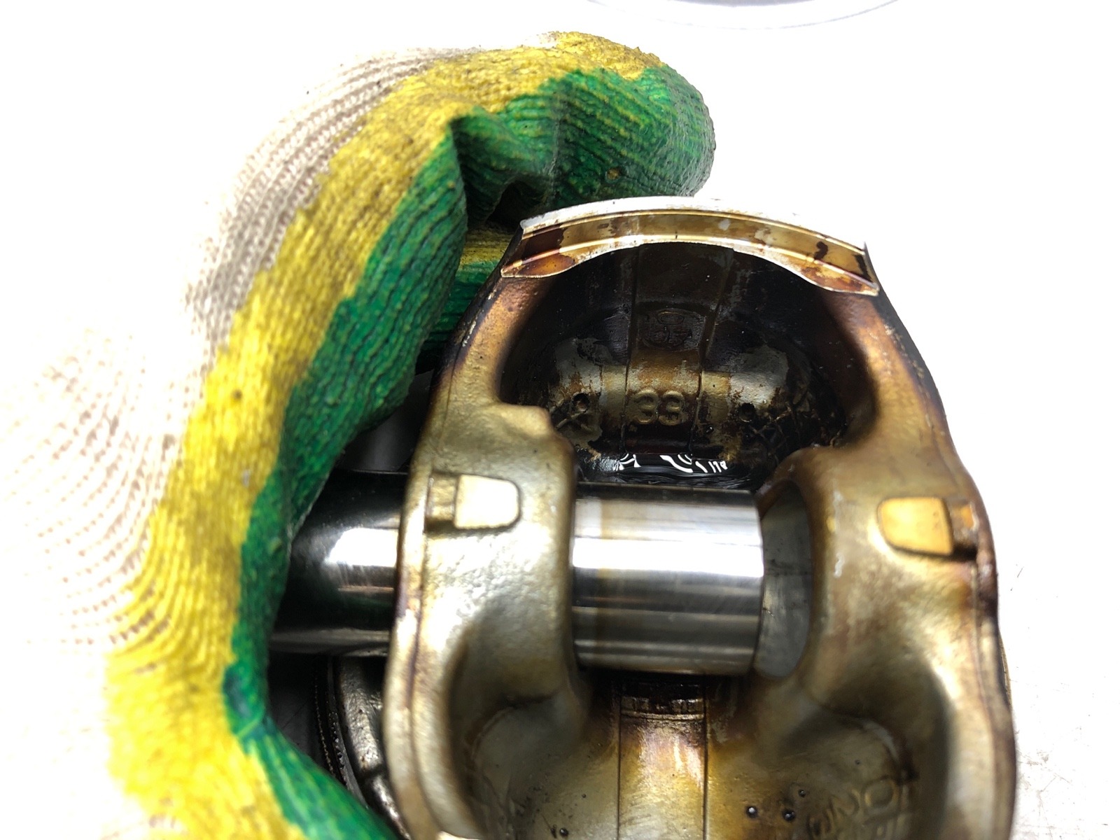 поршень, 2000 рублей, Москва