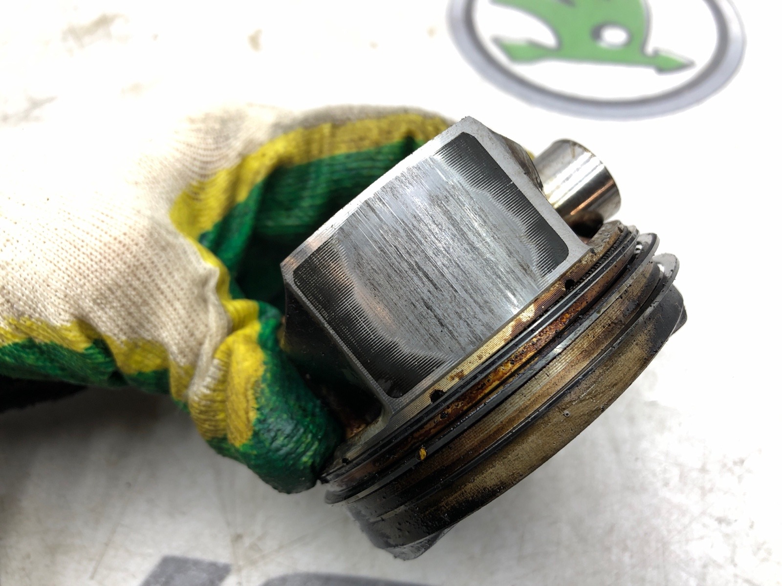 поршень, 2000 рублей, Москва