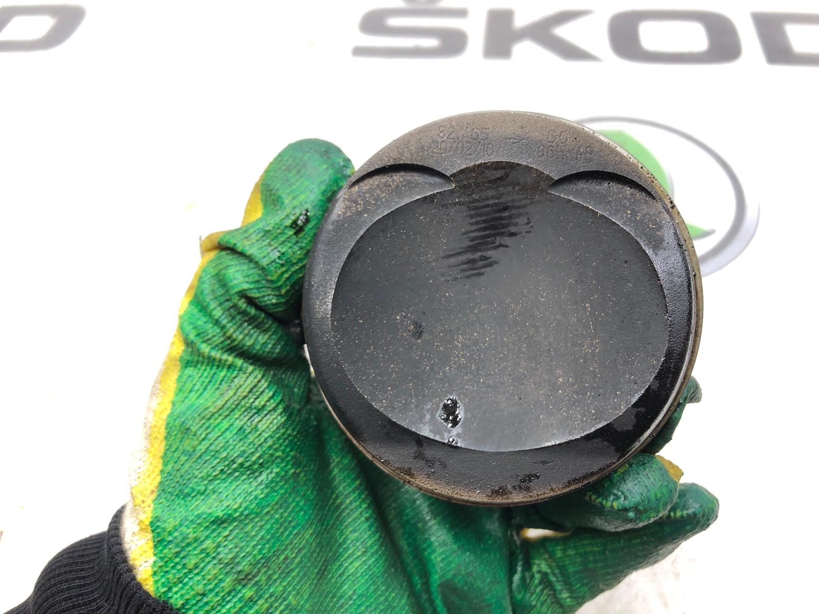 поршень, 2000 рублей, Москва