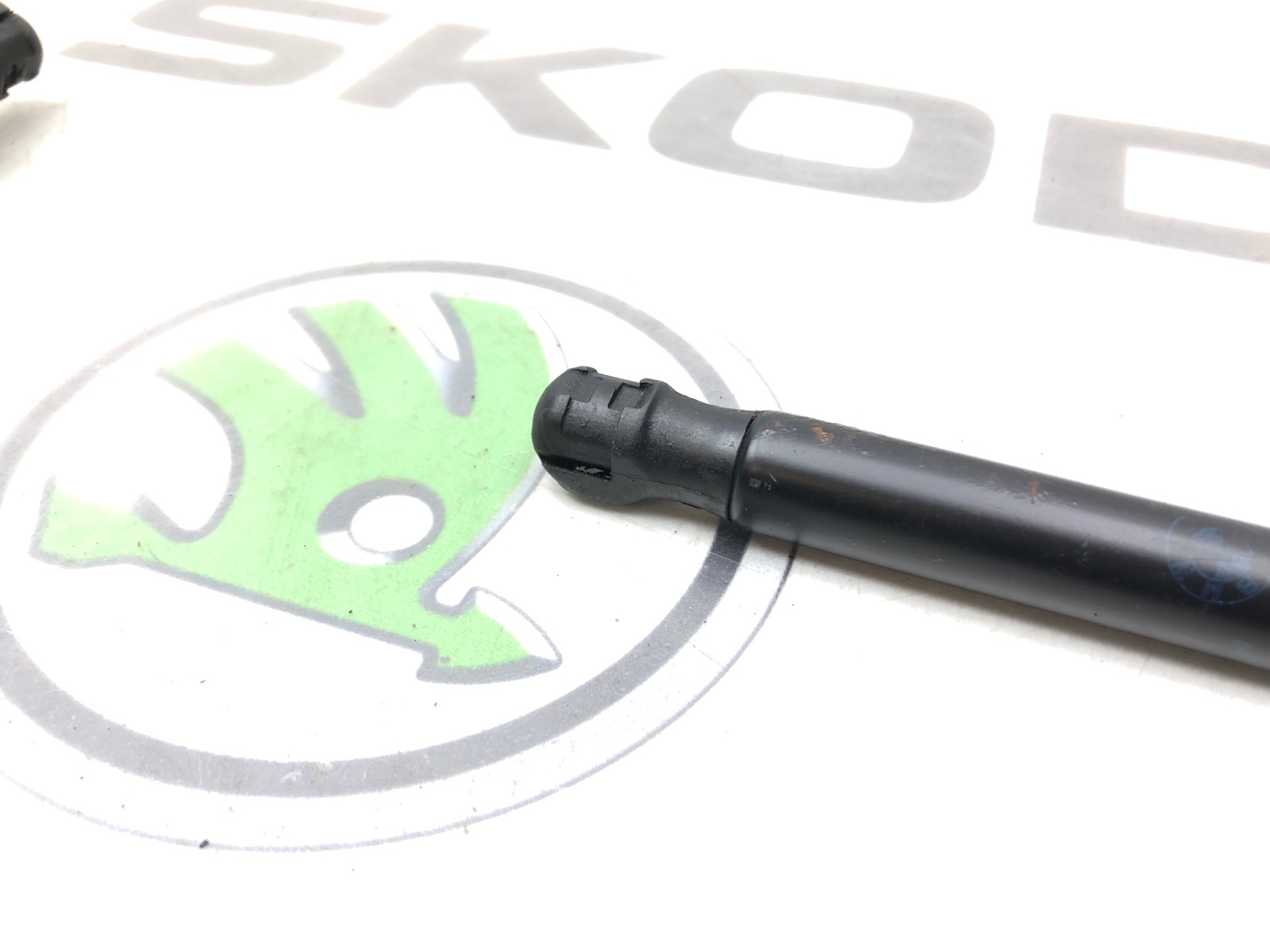 амортизатор капота, 500 рублей, Москва