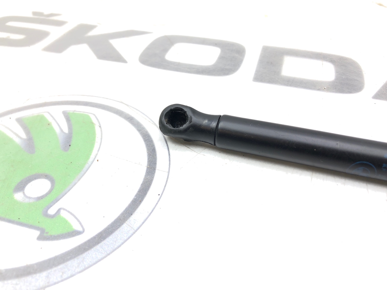 амортизатор капота, 500 рублей, Москва