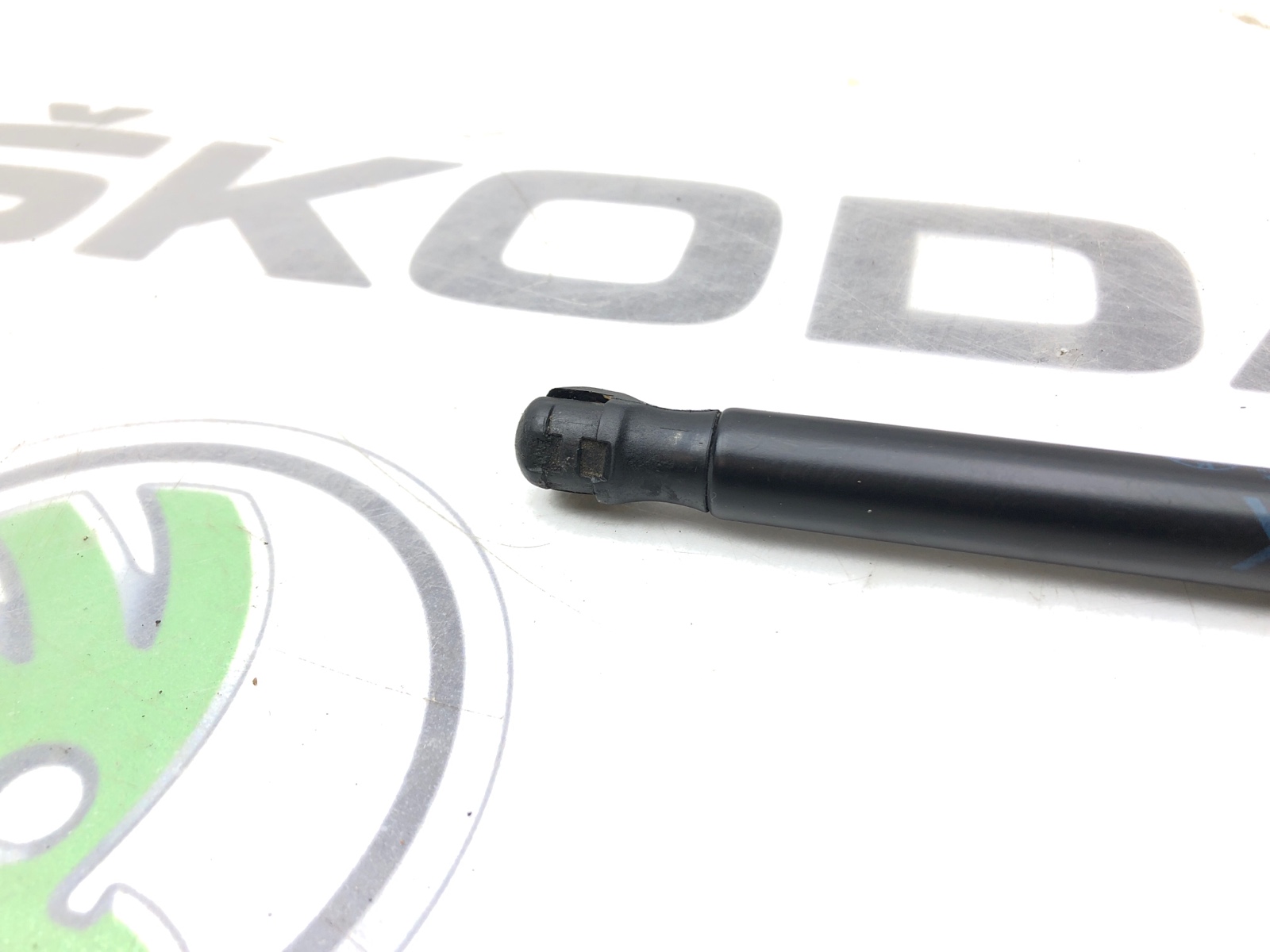 амортизатор капота, 500 рублей, Москва