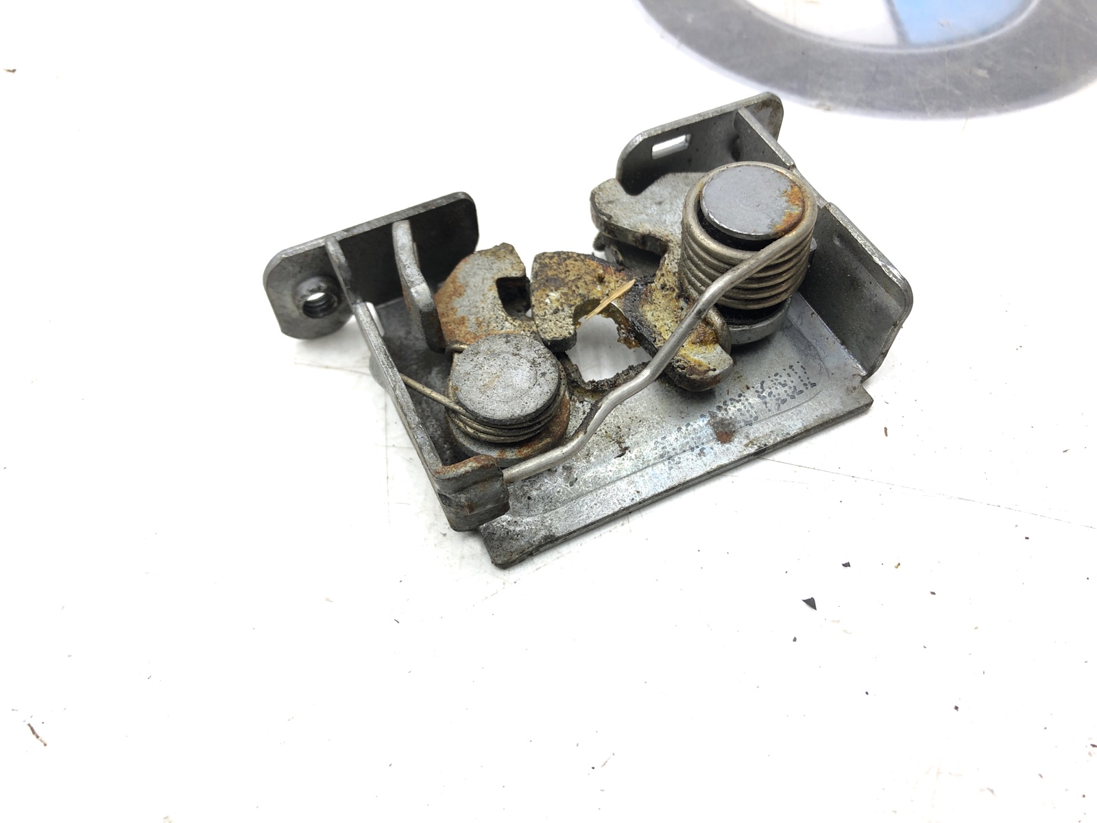 замок капота, 1000 рублей, Москва