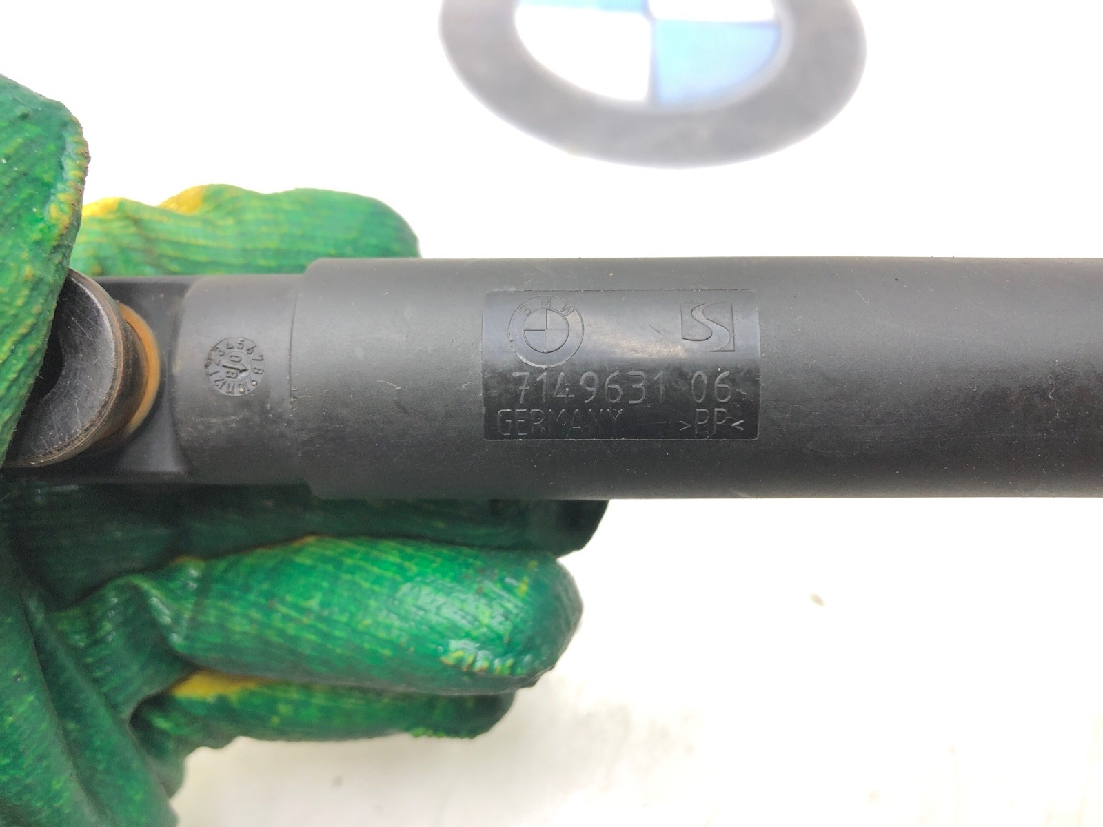 Амортизатор крышки багажника, 500 рублей, Москва