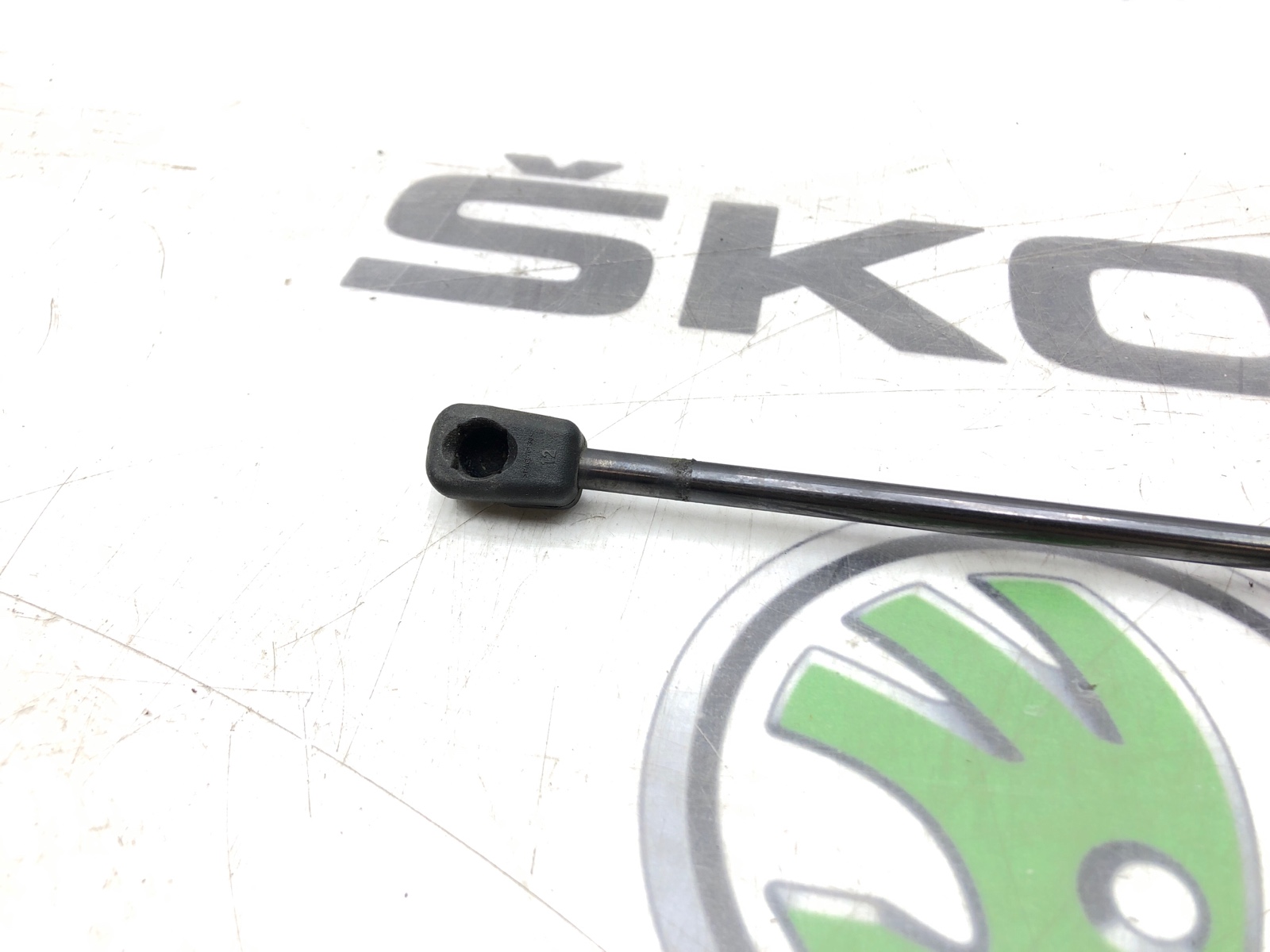 Амортизатор крышки багажника, 500 рублей, Москва