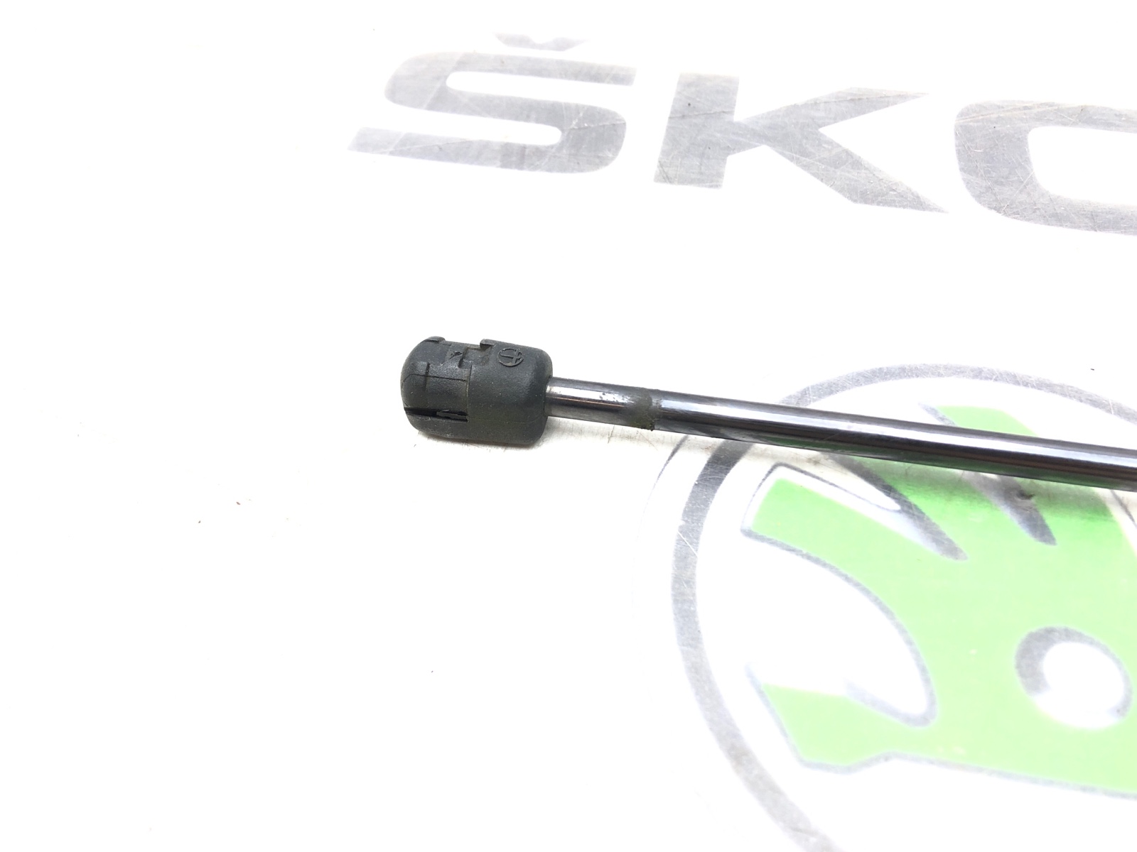 Амортизатор крышки багажника, 500 рублей, Москва