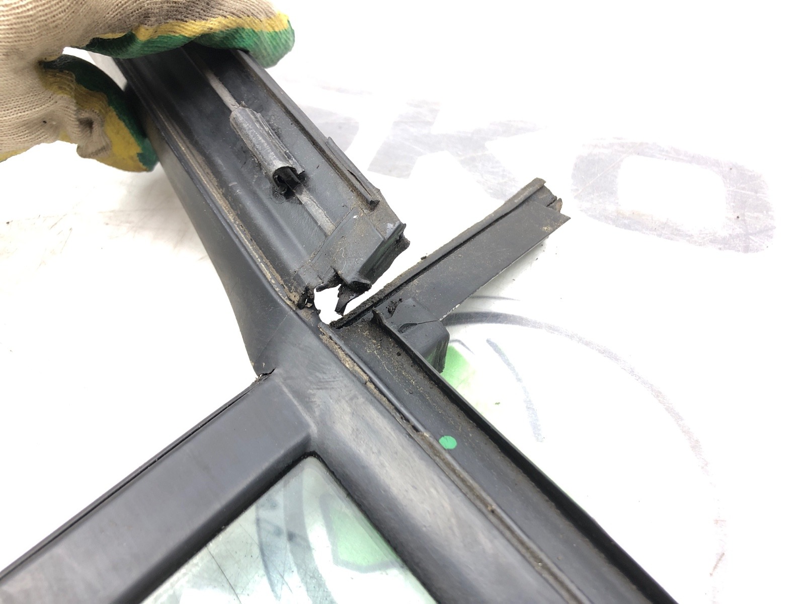 форточка двери, 1500 рублей, Москва