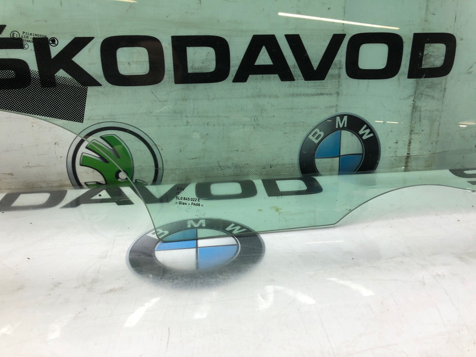 Стекло двери, 2000 рублей, Москва