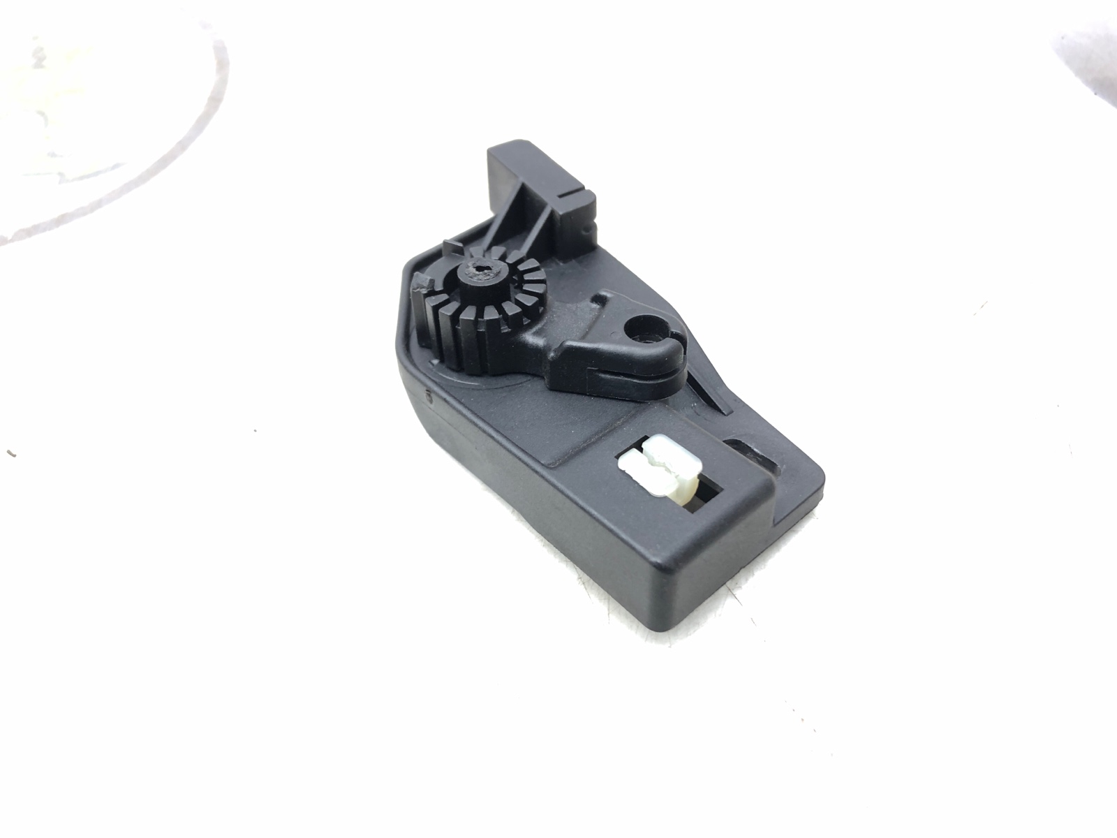 Кронштейн ручки открывания капота, 1500 рублей, Москва