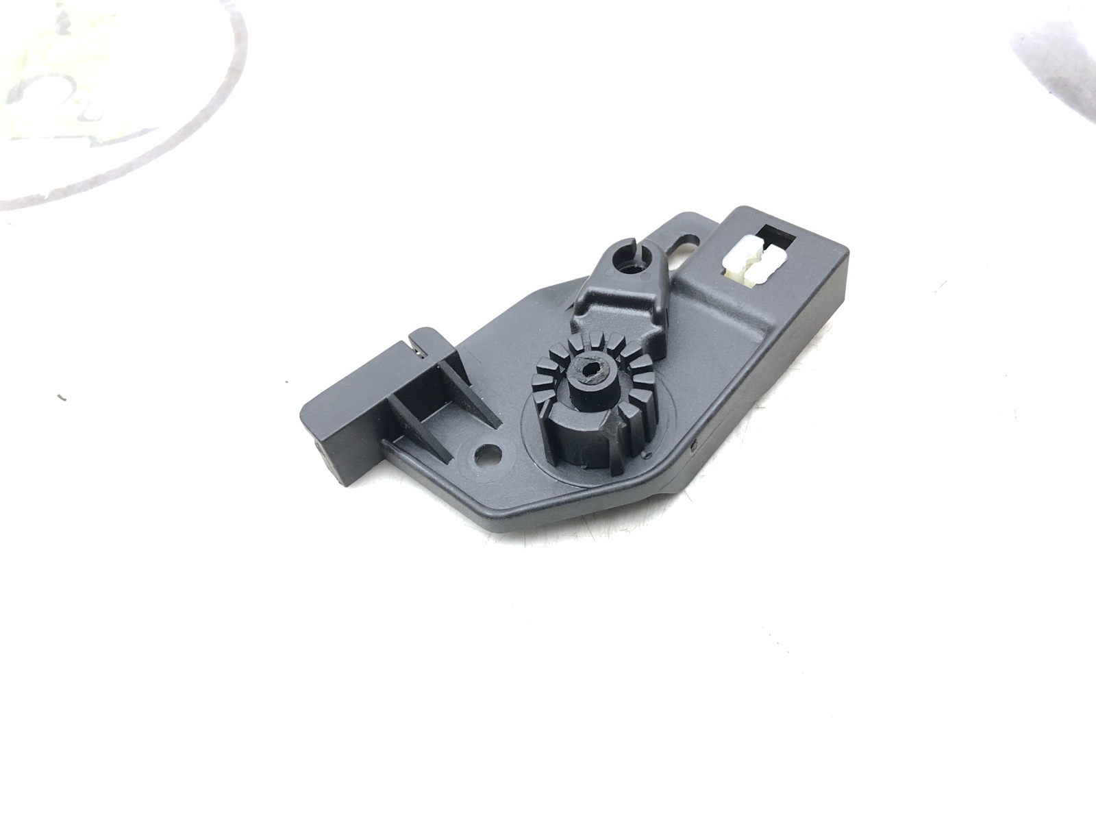 Кронштейн ручки открывания капота, 1500 рублей, Москва