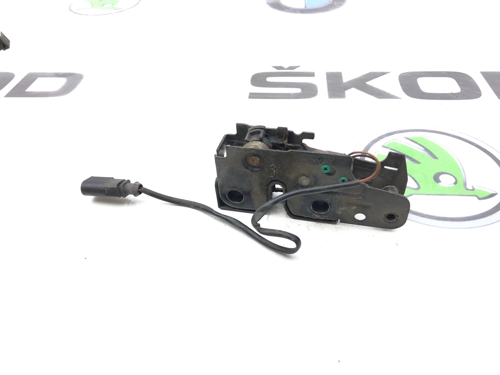 замок капота, 1250 рублей, Москва