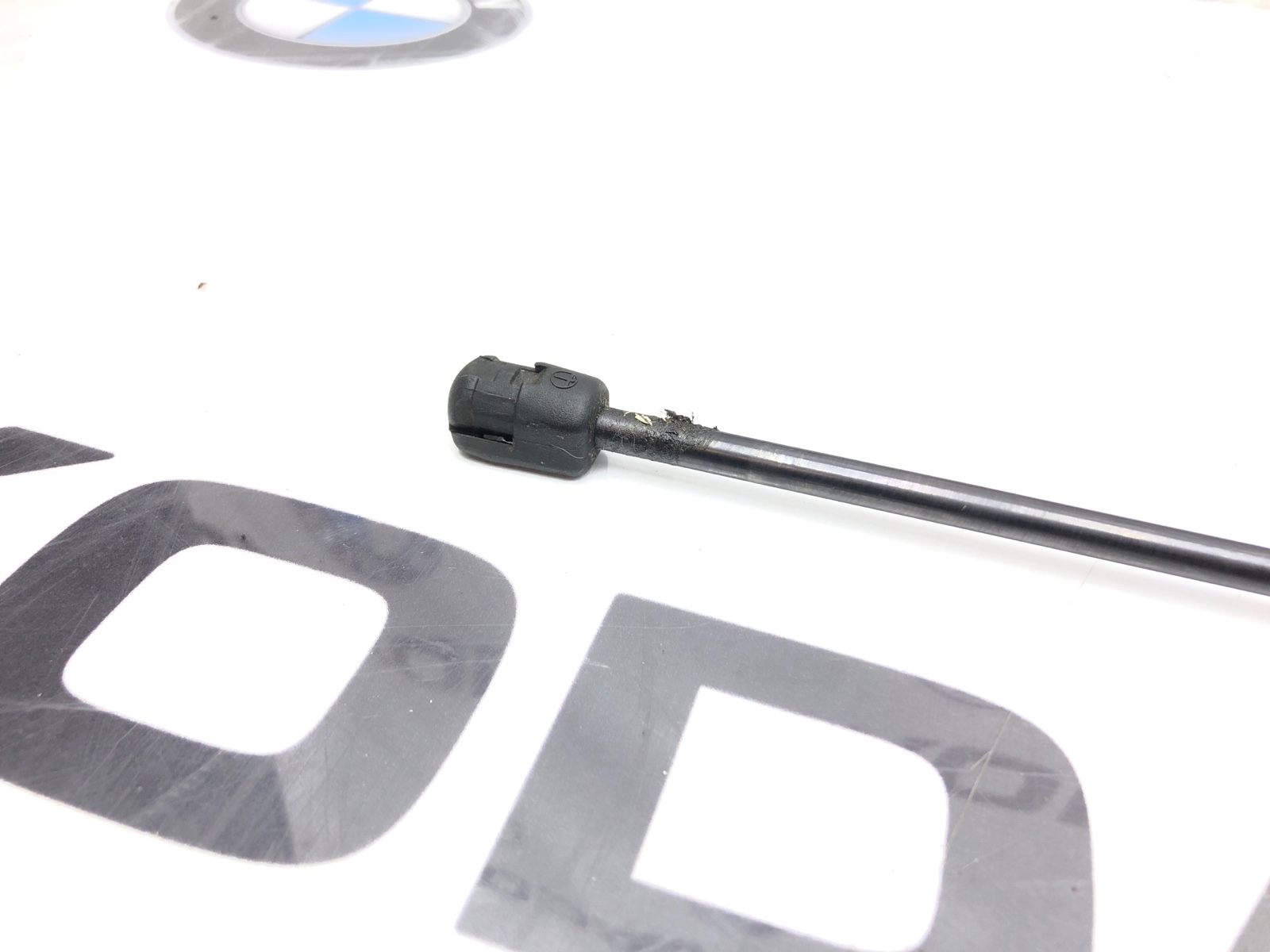 Амортизатор крышки багажника, 500 рублей, Москва