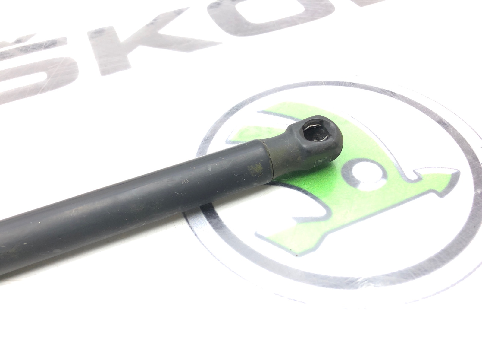 Амортизатор крышки багажника, 500 рублей, Москва