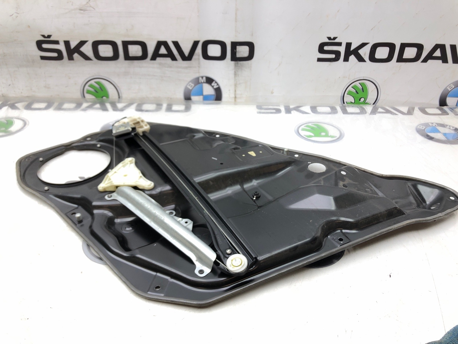 Стеклоподъемник, 1000 рублей, Москва