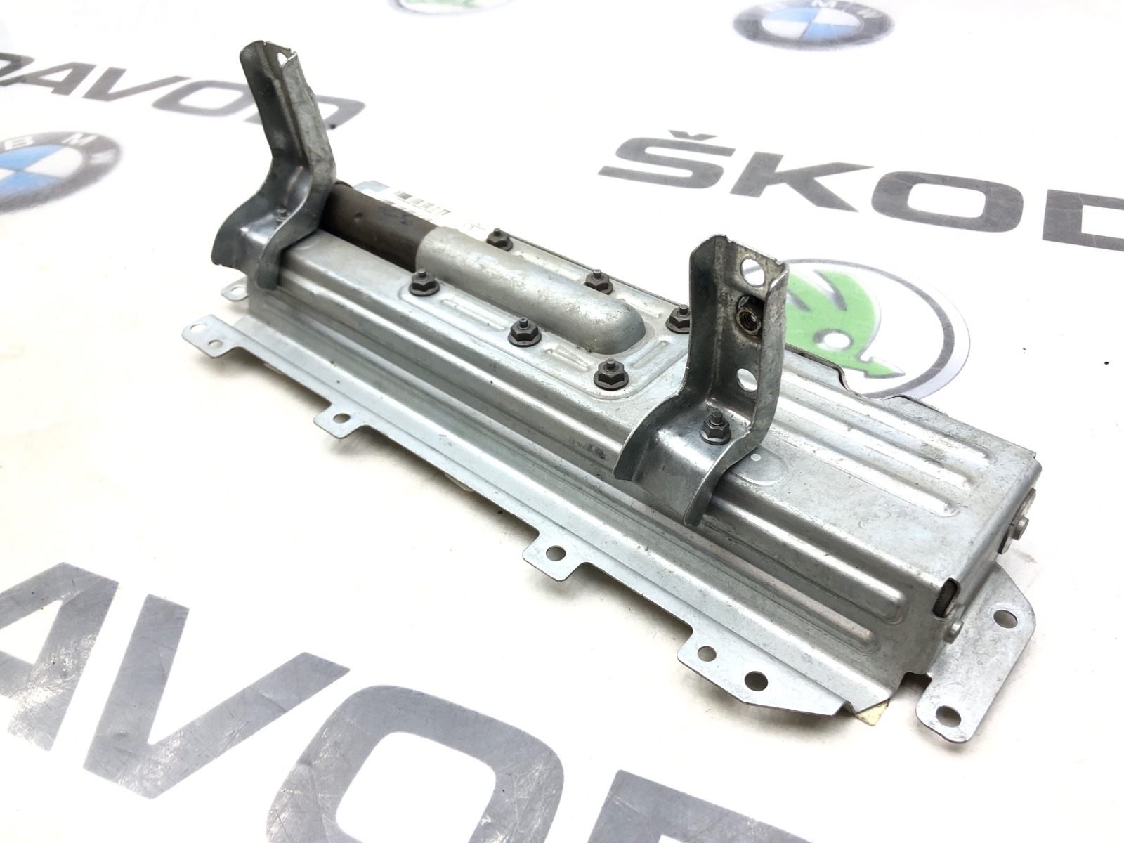 Подушка безопасности коленная, 1500 рублей, Москва