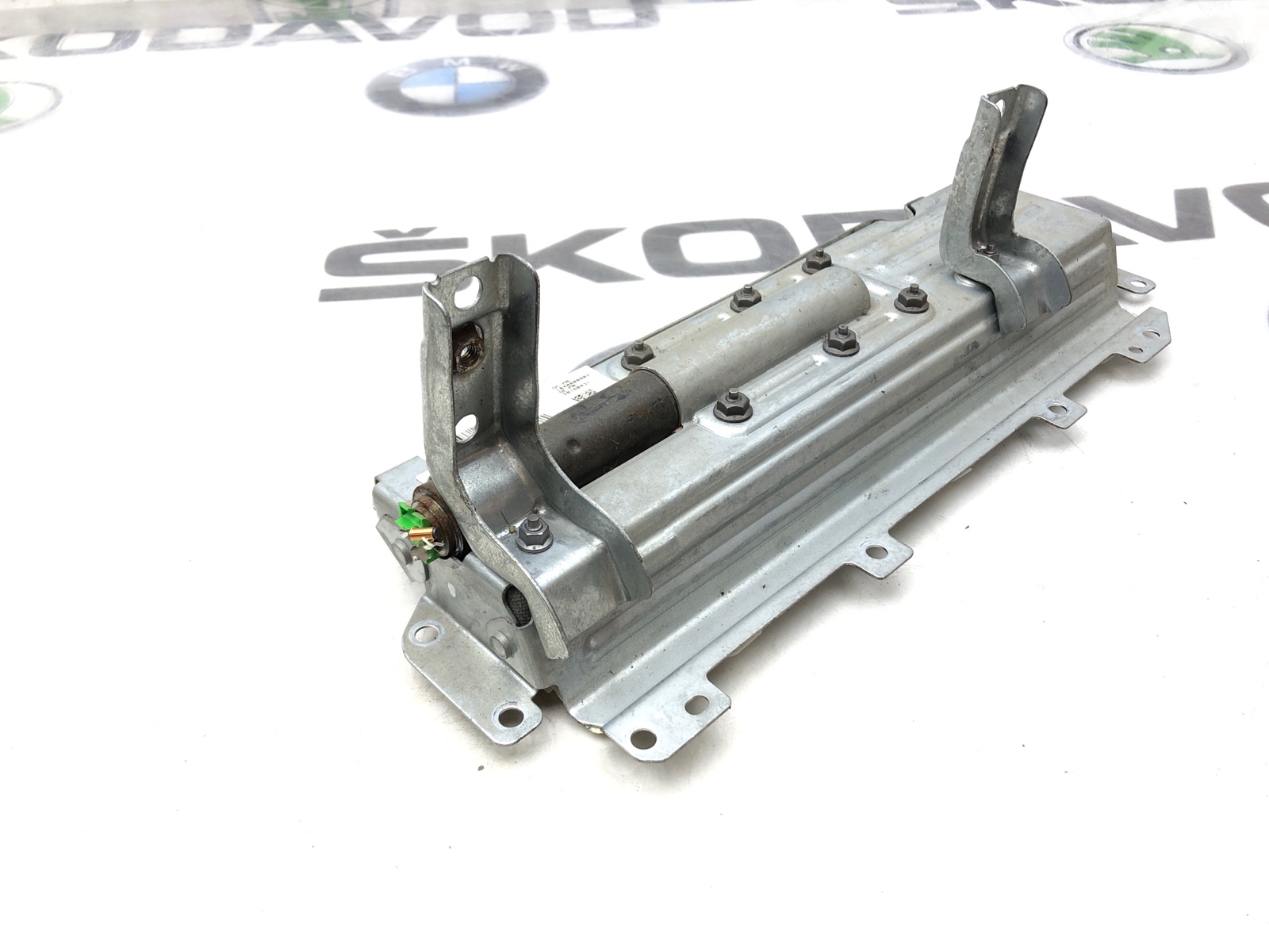 Подушка безопасности коленная, 1500 рублей, Москва