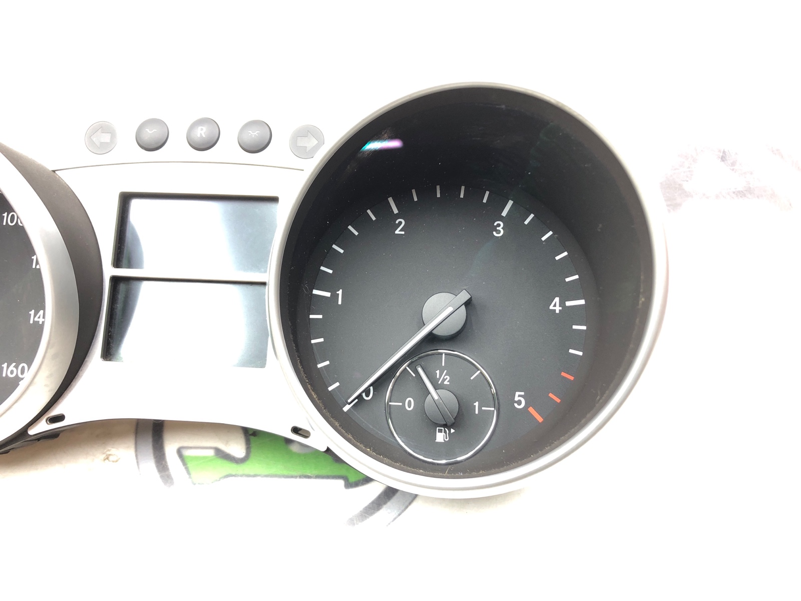 панель приборов, 2000 рублей, Москва