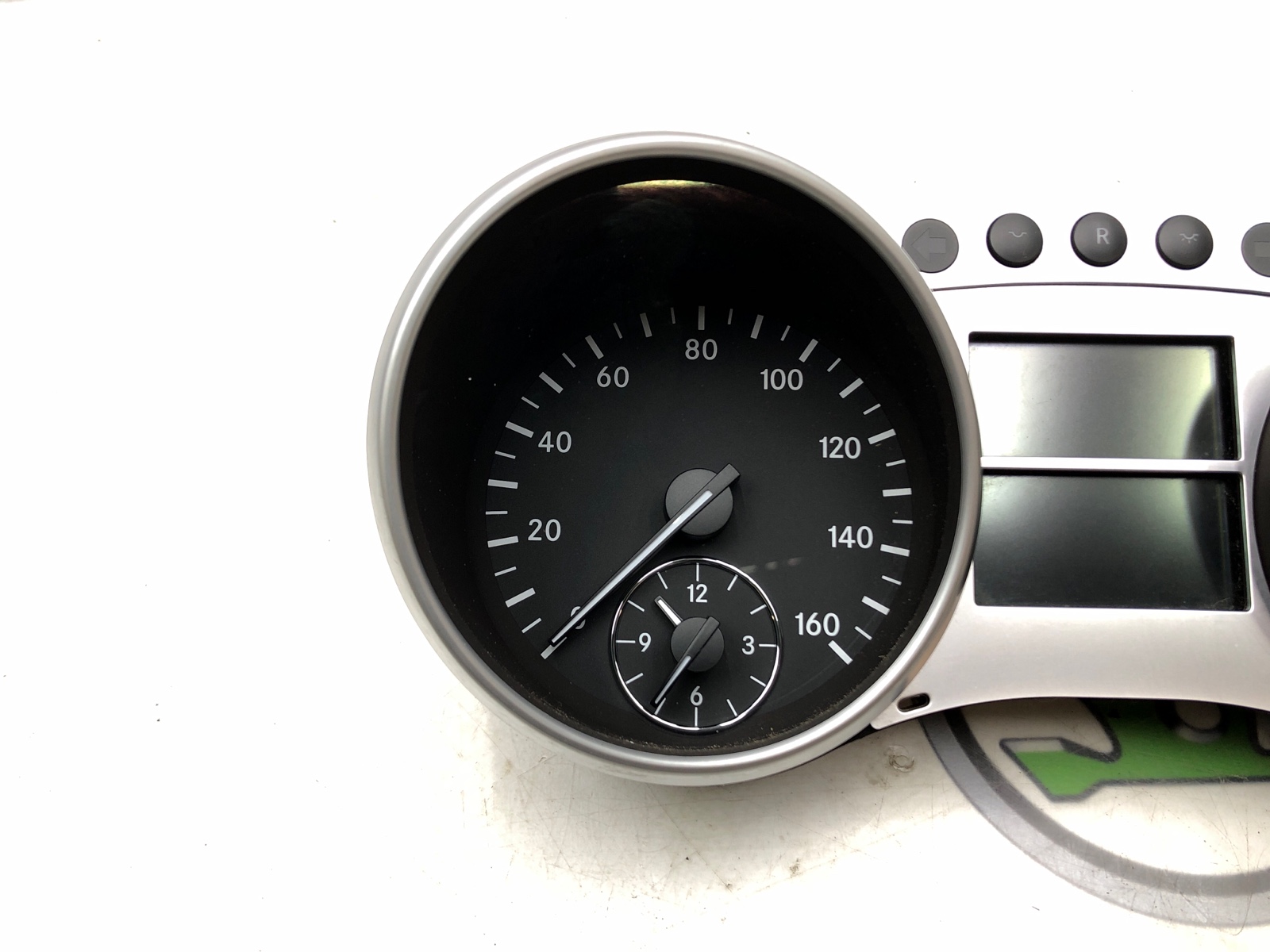 панель приборов, 2000 рублей, Москва