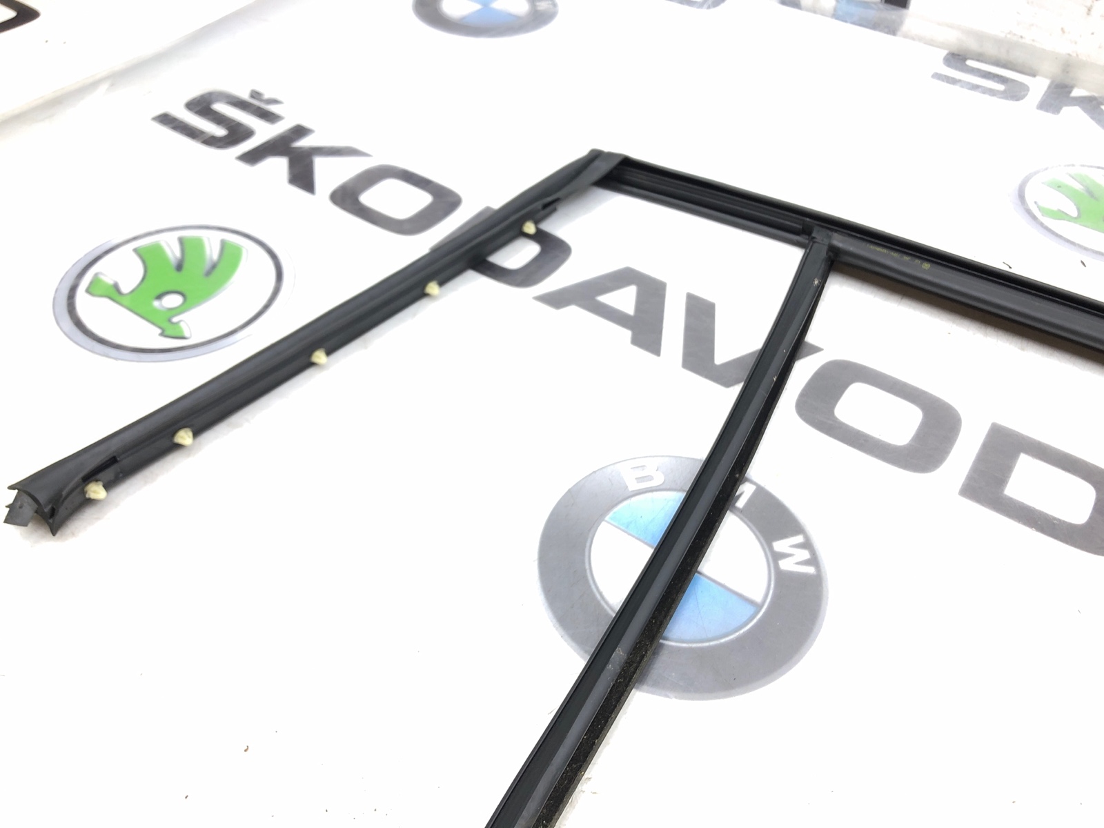 Уплотнитель стекла, 1000 рублей, Москва