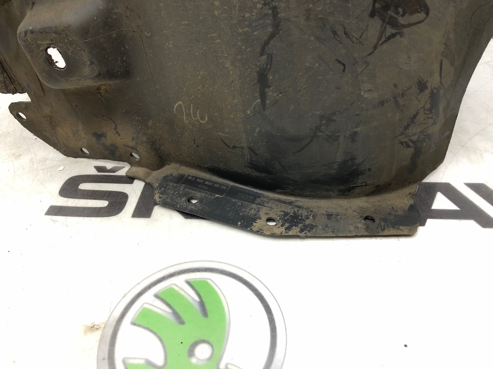 подкрылок, 1500 рублей, Москва