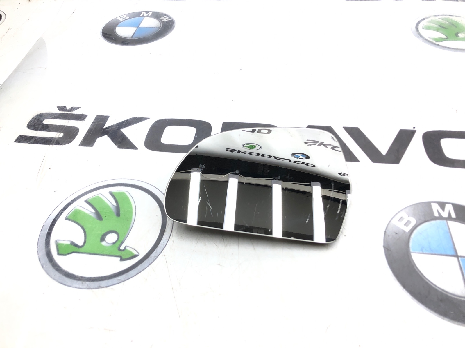 Зеркальный элемент, 2000 рублей, Москва