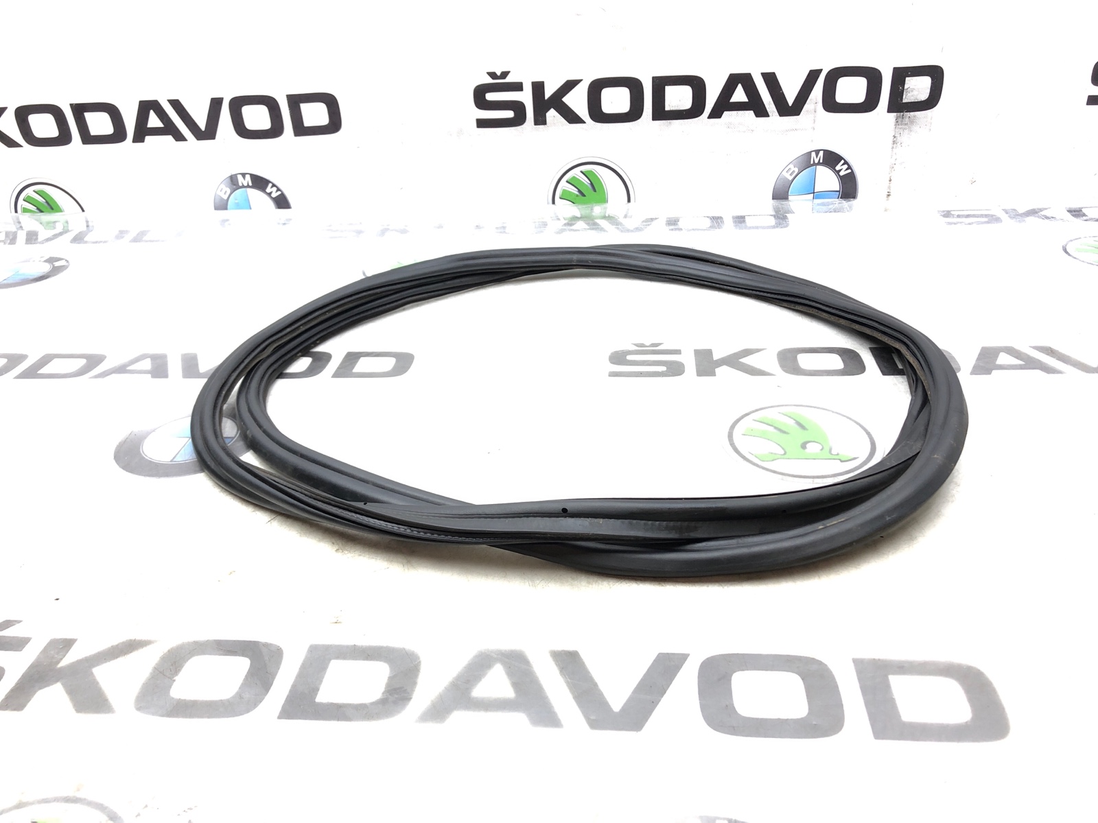 Уплотнитель проема багажника, 1000 рублей, Москва