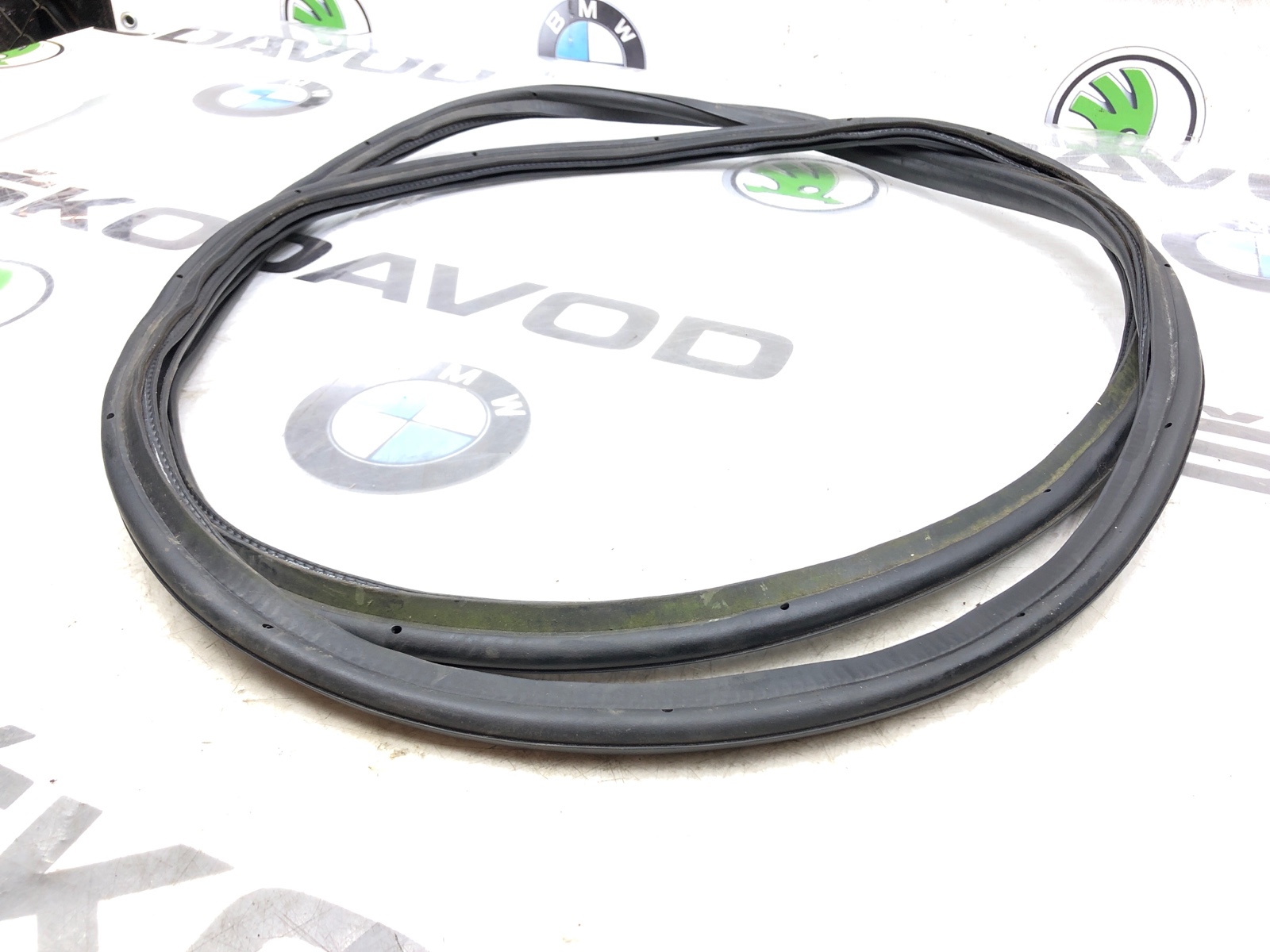 Уплотнитель проема багажника, 1000 рублей, Москва