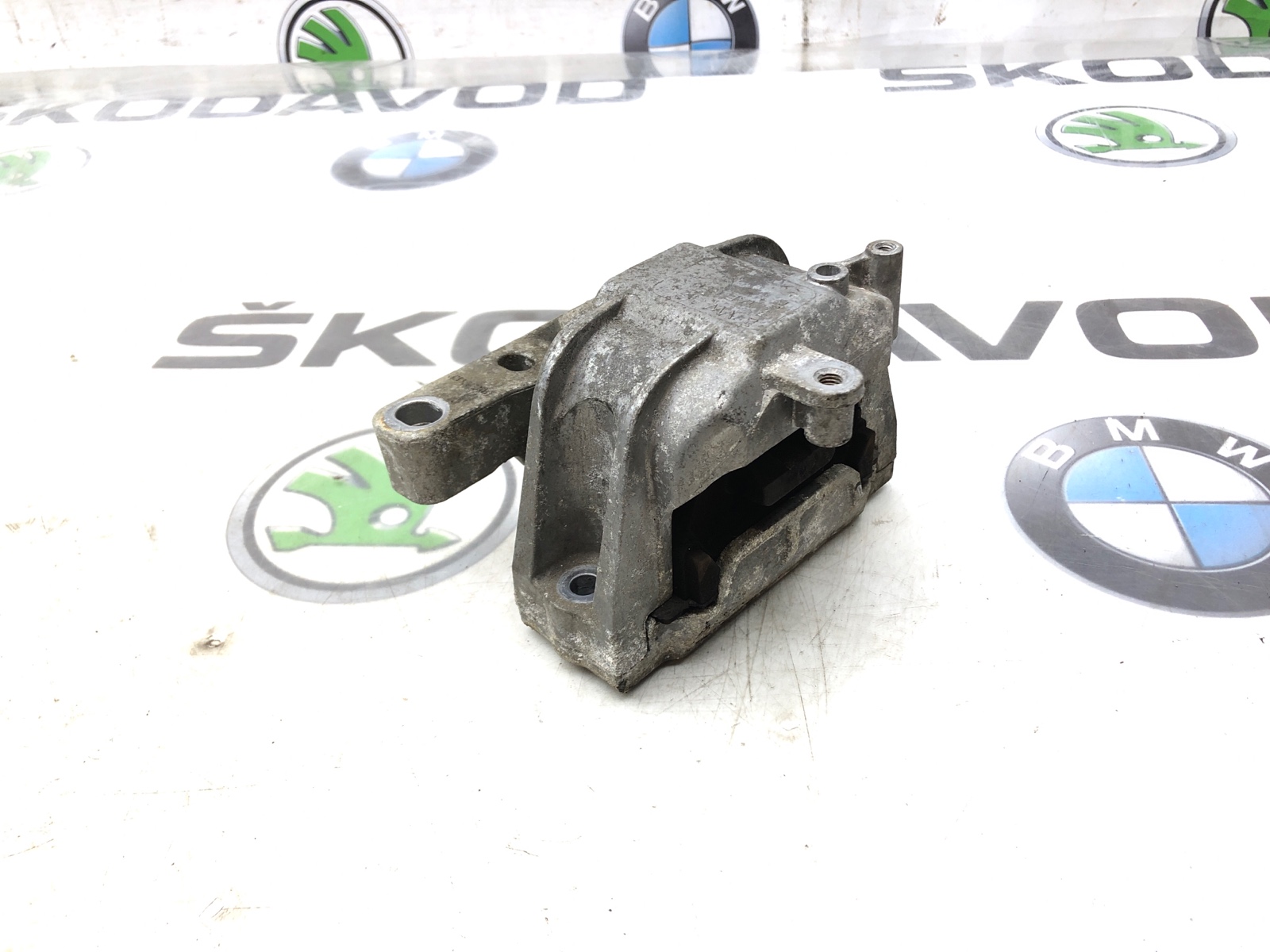 Опора двигателя, 1000 рублей, Москва