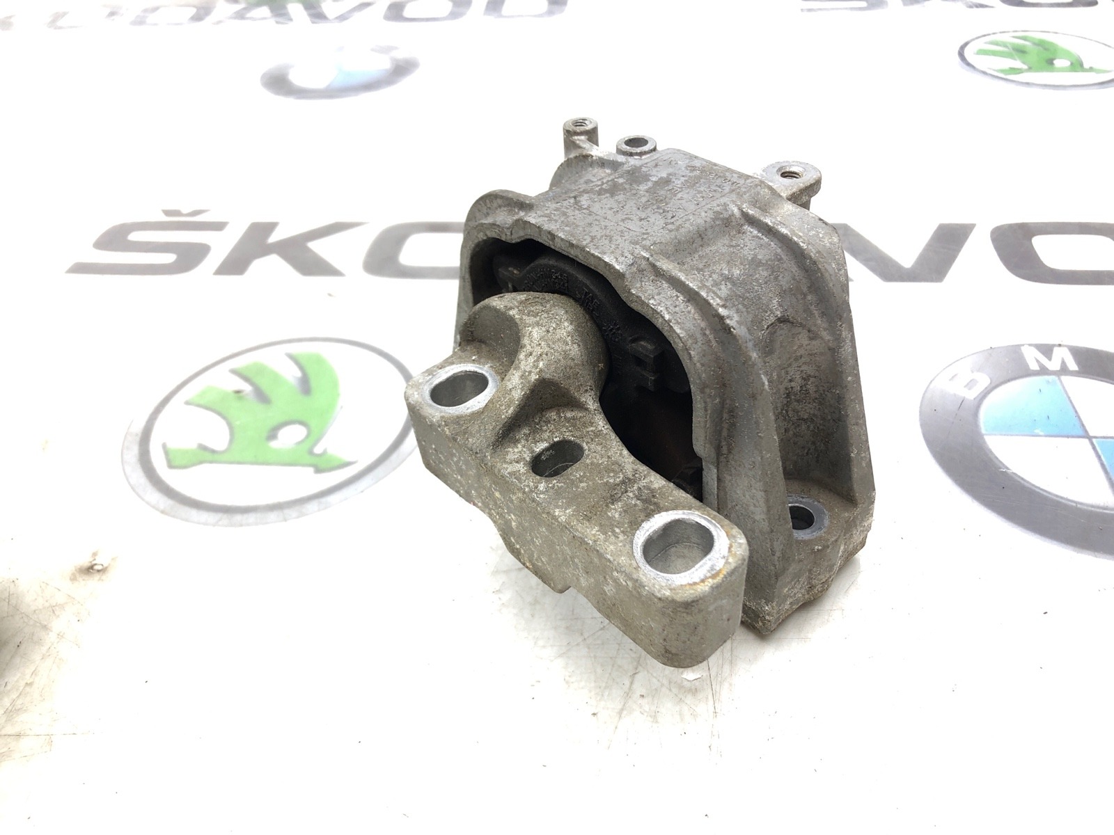 Опора двигателя, 1000 рублей, Москва