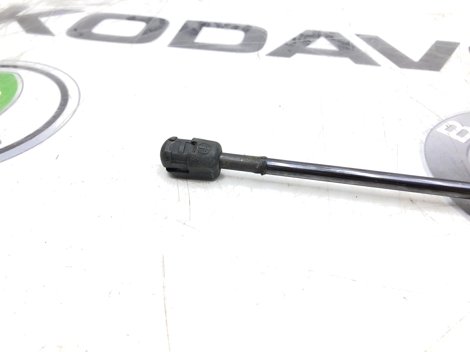 Амортизатор крышки багажника, 500 рублей, Москва