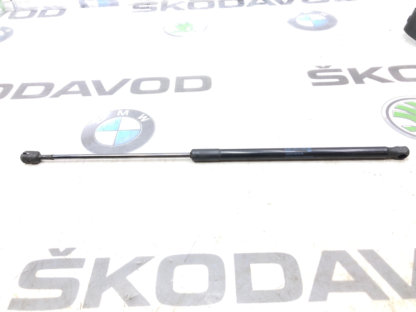 Амортизатор крышки багажника, 500 рублей, Москва