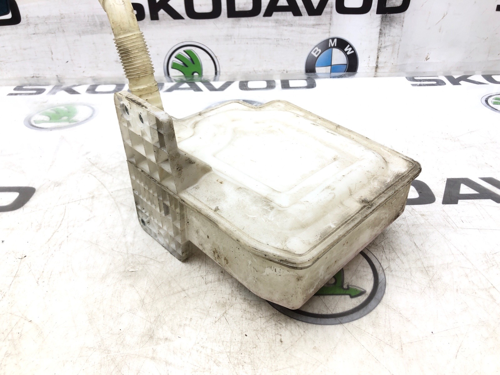 бачок омывателя, 2000 рублей, Москва