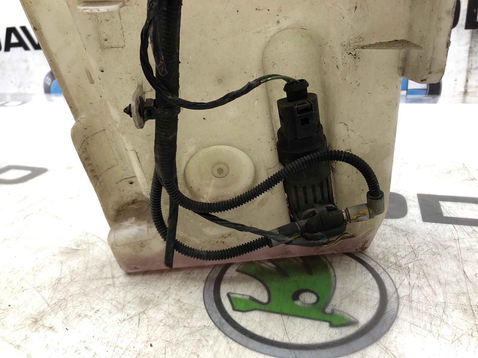 бачок омывателя, 2000 рублей, Москва