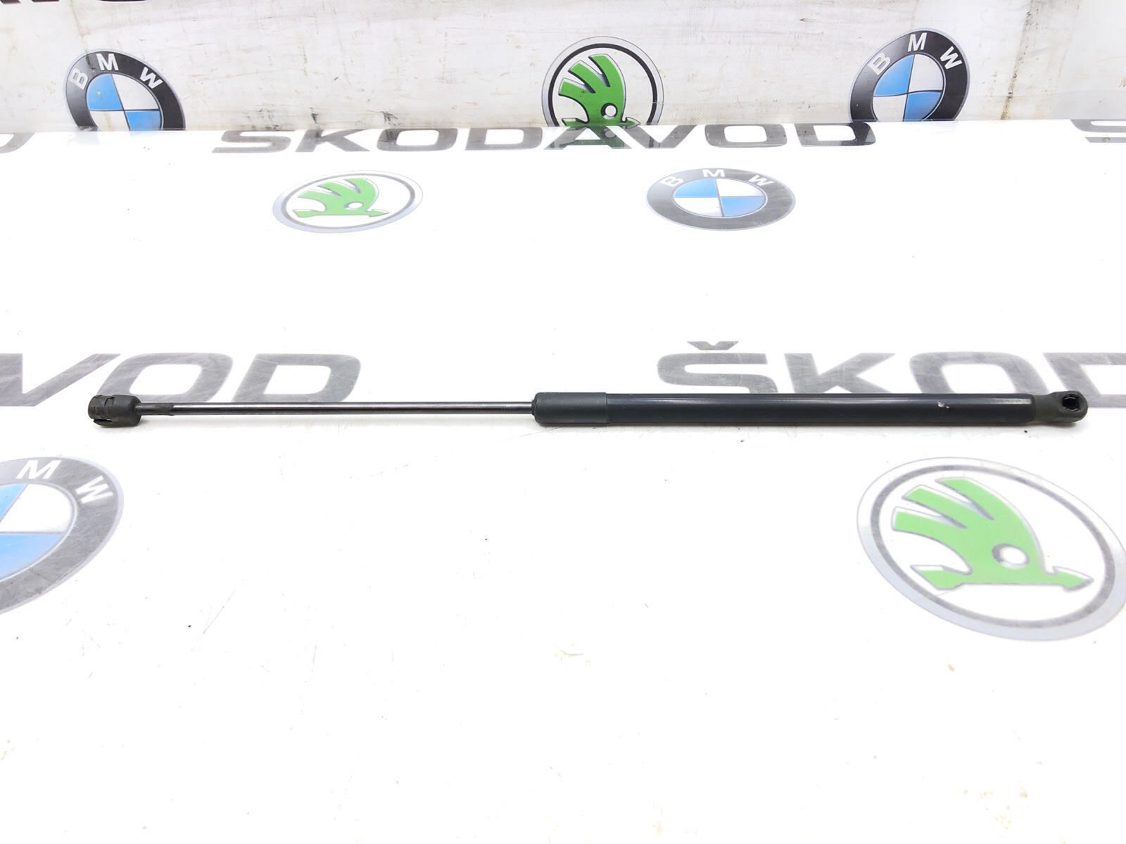 Амортизатор крышки багажника, 500 рублей, Москва