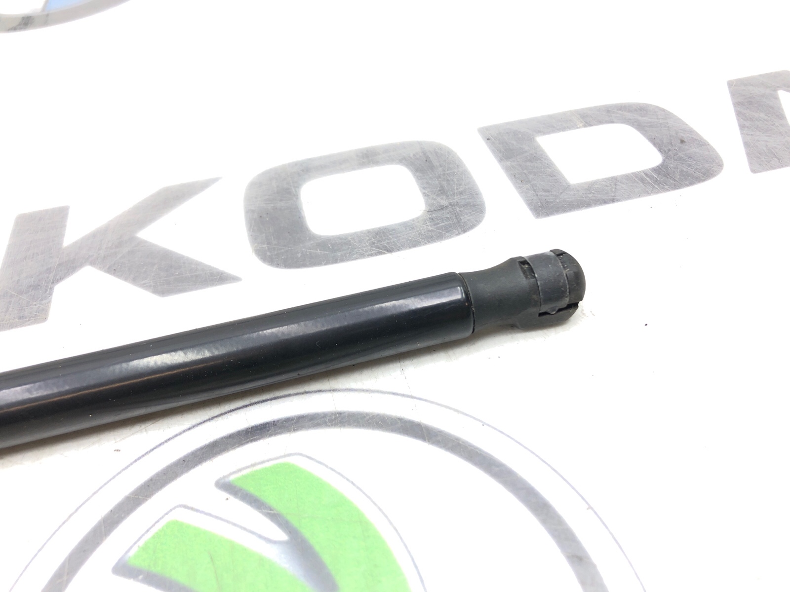 Амортизатор крышки багажника, 500 рублей, Москва