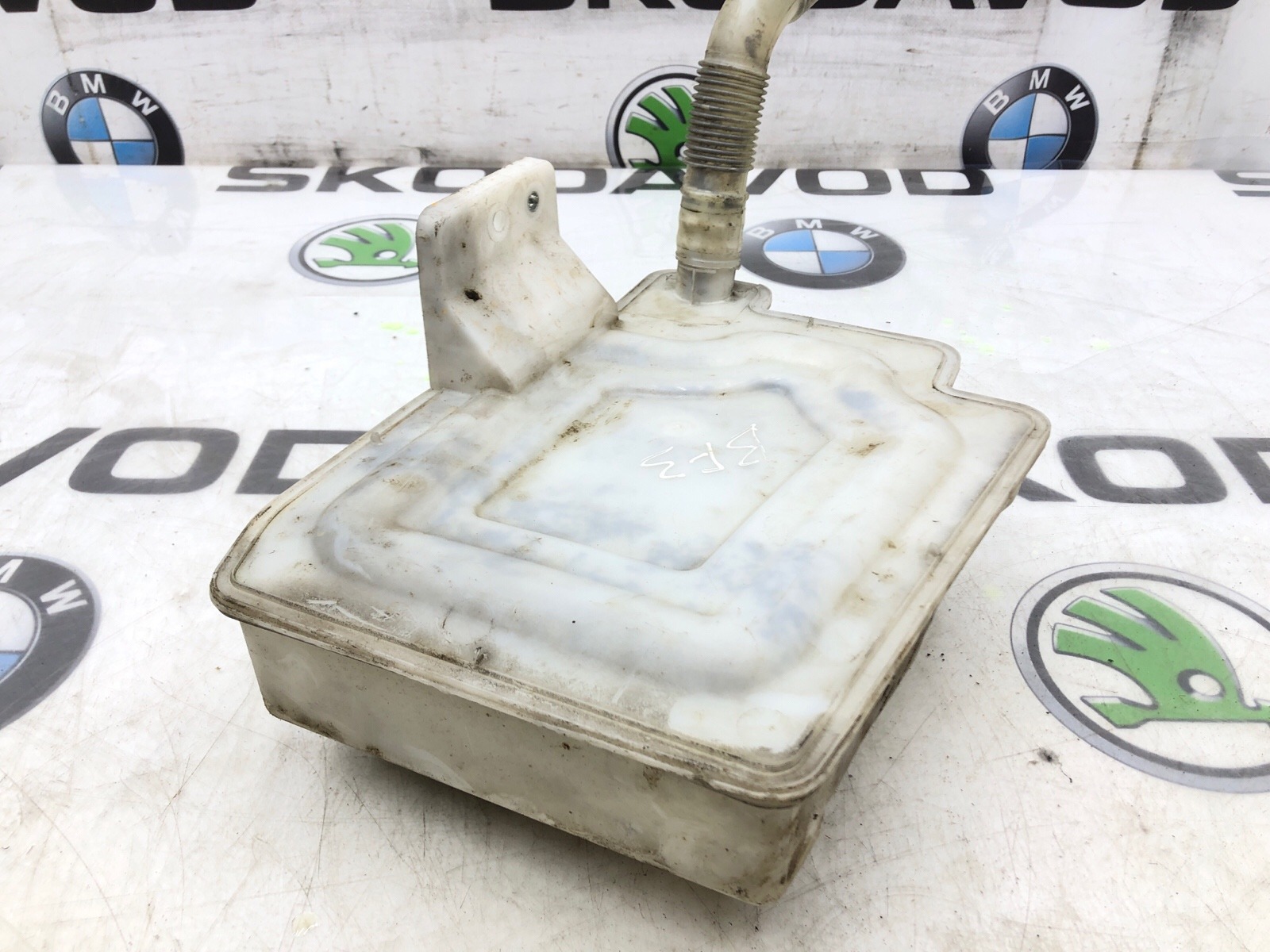 бачок омывателя, 2000 рублей, Москва