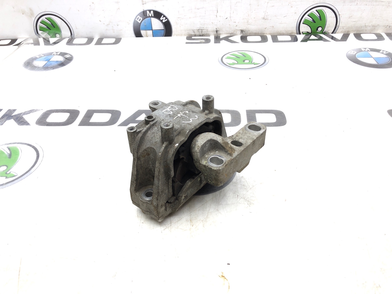 Опора двигателя, 1000 рублей, Москва