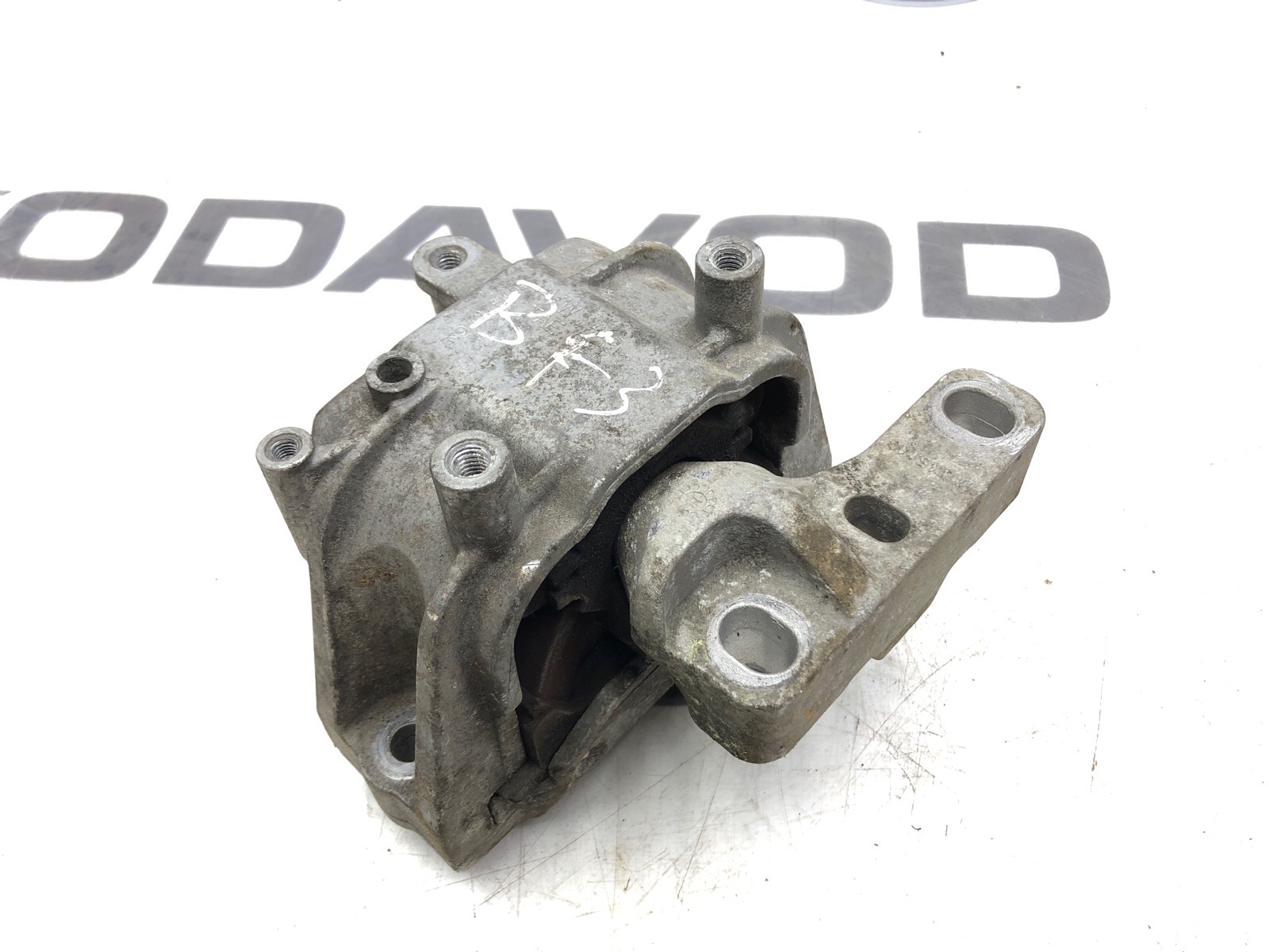 Опора двигателя, 1000 рублей, Москва