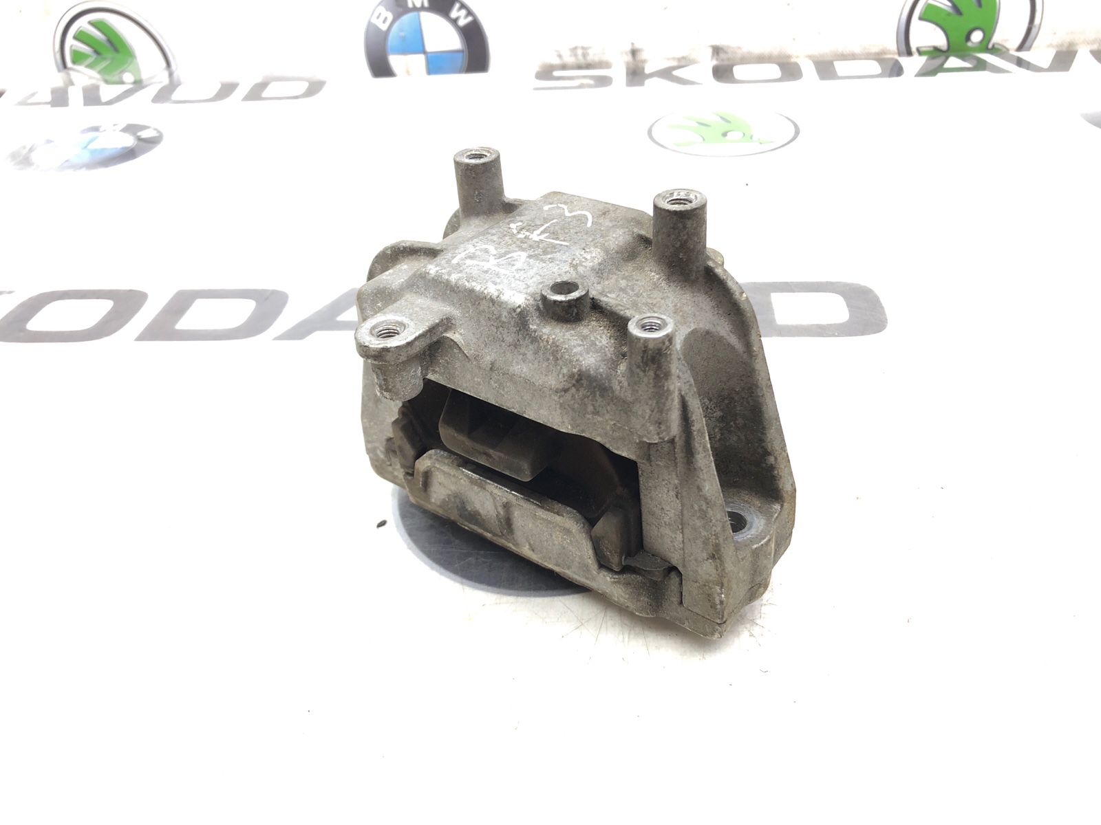 Опора двигателя, 1000 рублей, Москва