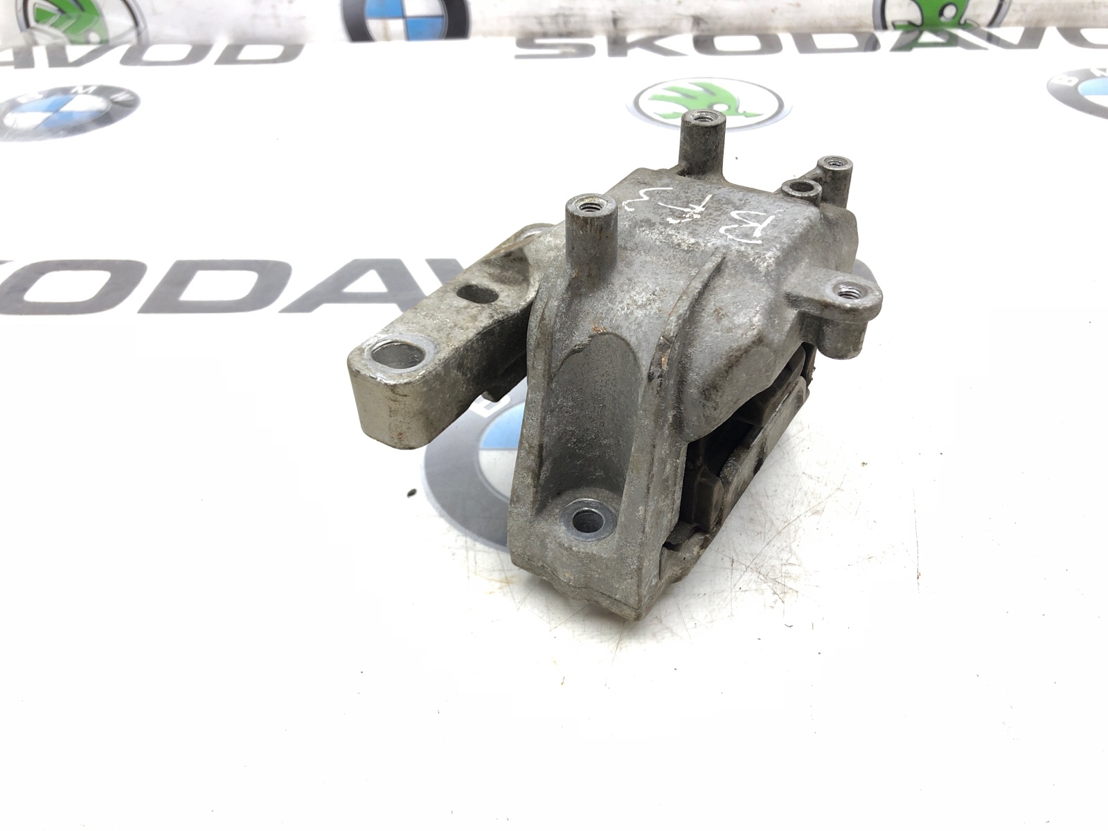 Опора двигателя, 1000 рублей, Москва