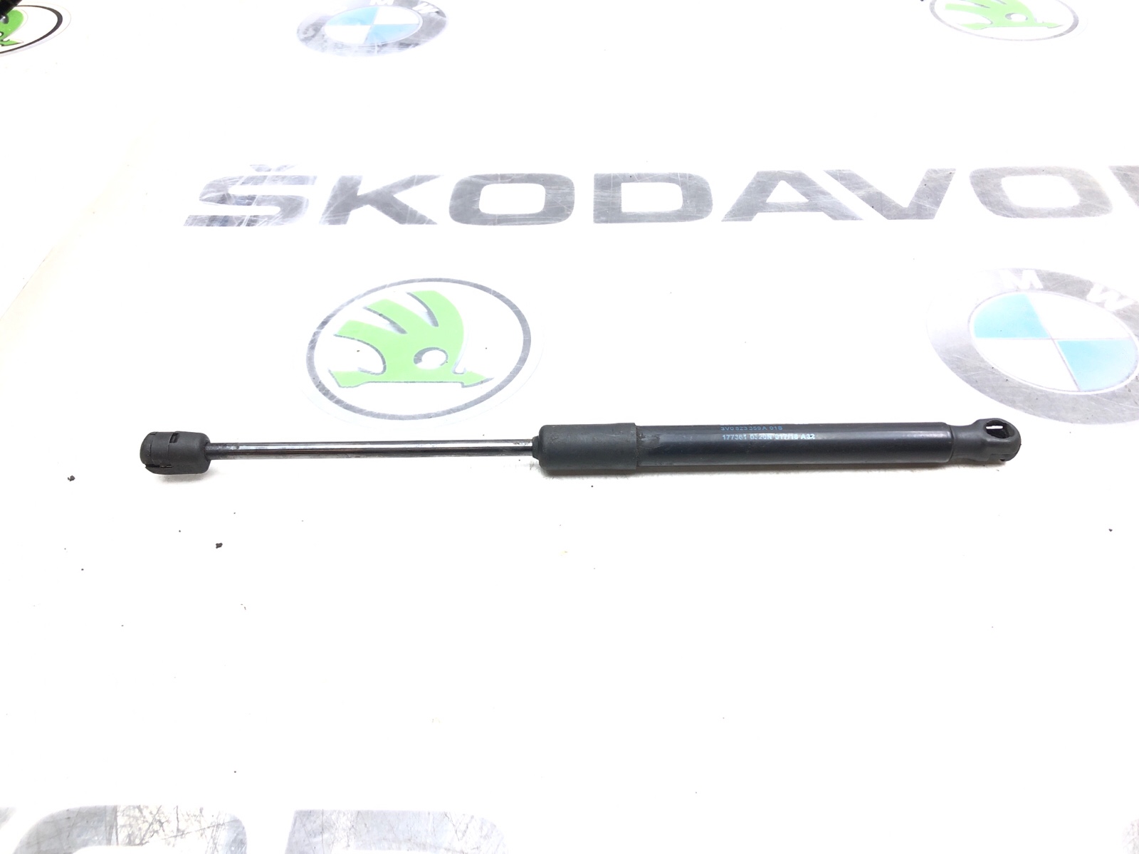 амортизатор капота, 1500 рублей, Москва