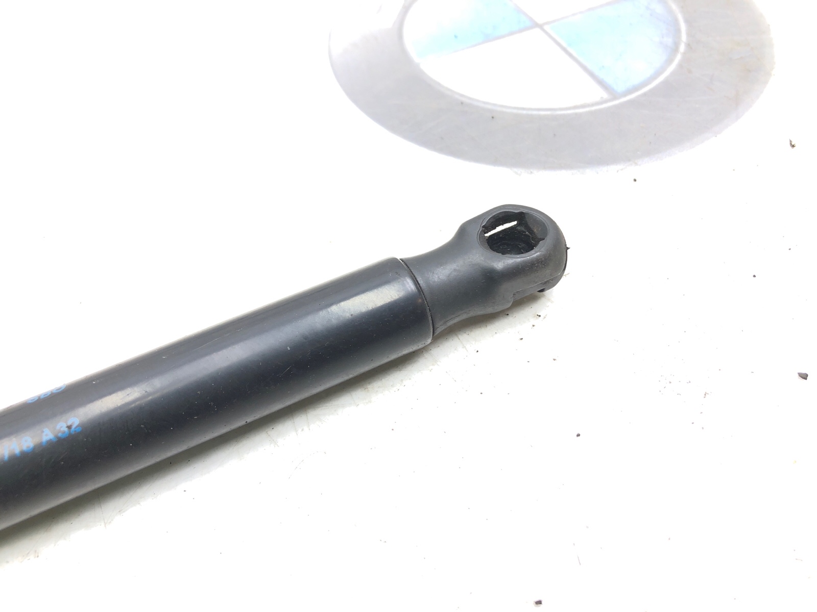 амортизатор капота, 1500 рублей, Москва