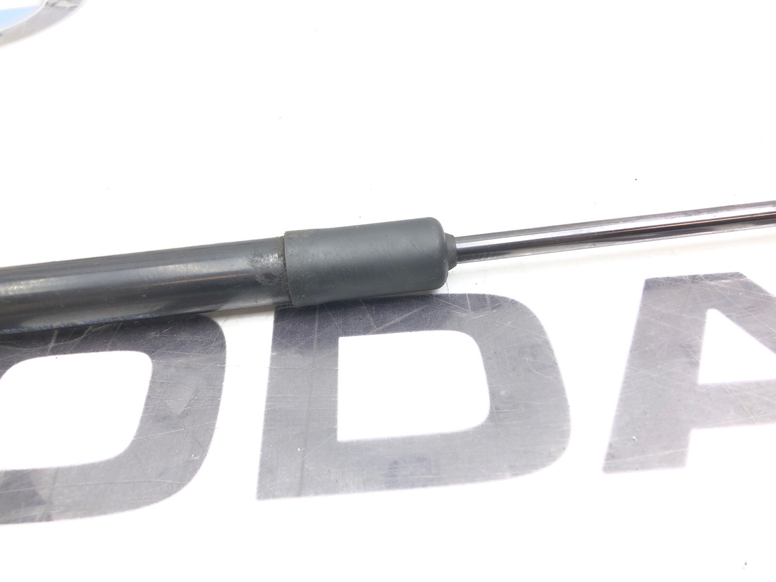 амортизатор капота, 1500 рублей, Москва